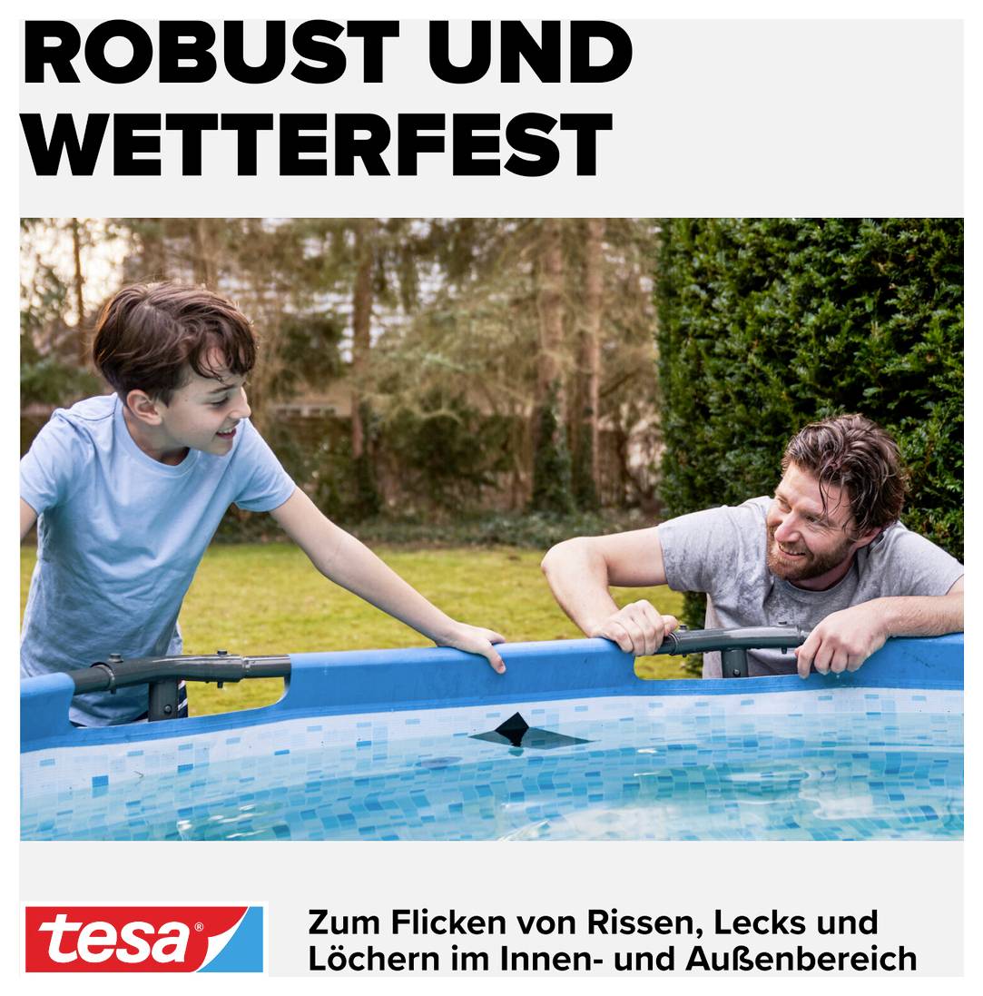 Vater und Sohn reparieren gemeinsam einen Außenpool mit tesa Band. Oben steht 'ROBUST UND WETTERFEST', unten 'Zum Flicken von Rissen, Lecks und Löchern im Innen- und Außenbereich'.
