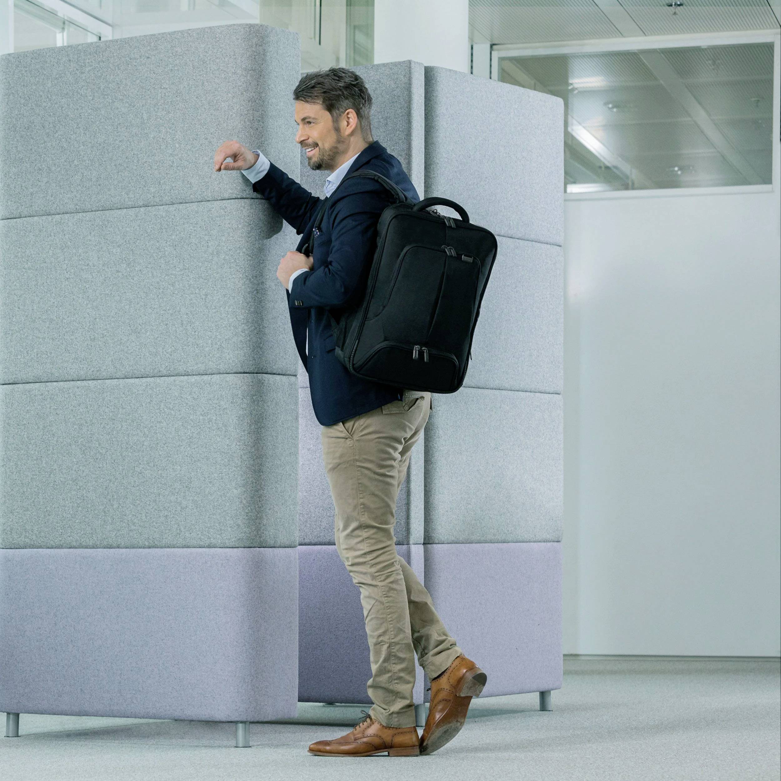 Dicota Notebook Rucksack Eco PRO Passend für maximal: 35,8 cm (14,1") Schwarz