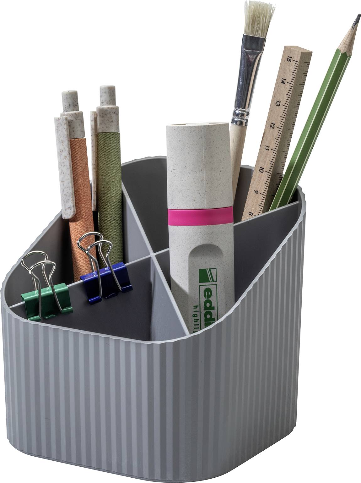 Ein grauer Schreibtisch-Organizer mit Stiften, Lineal, Klebestift, Pinseln und Papierklemmen in verschiedenen Fächern.