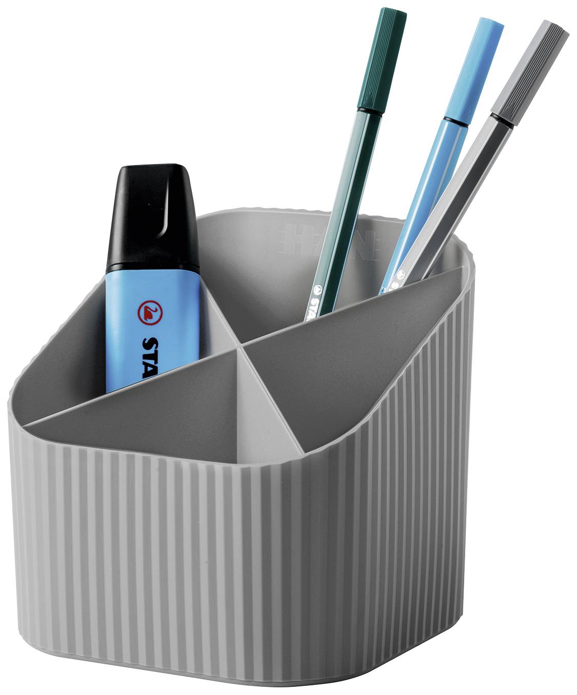 Grauer Stiftehalter mit mehreren Fächern enthält einen blauen Textmarker und drei unterschiedlich farbige Stifte.