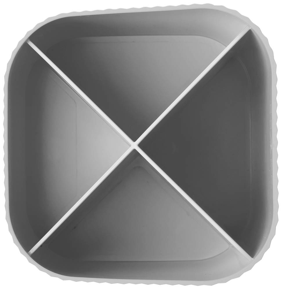 Ein quadratisches Tablett mit vier gleich großen, durch Trennwände unterteilten Fächern. Es hat eine geriffelte Kante.