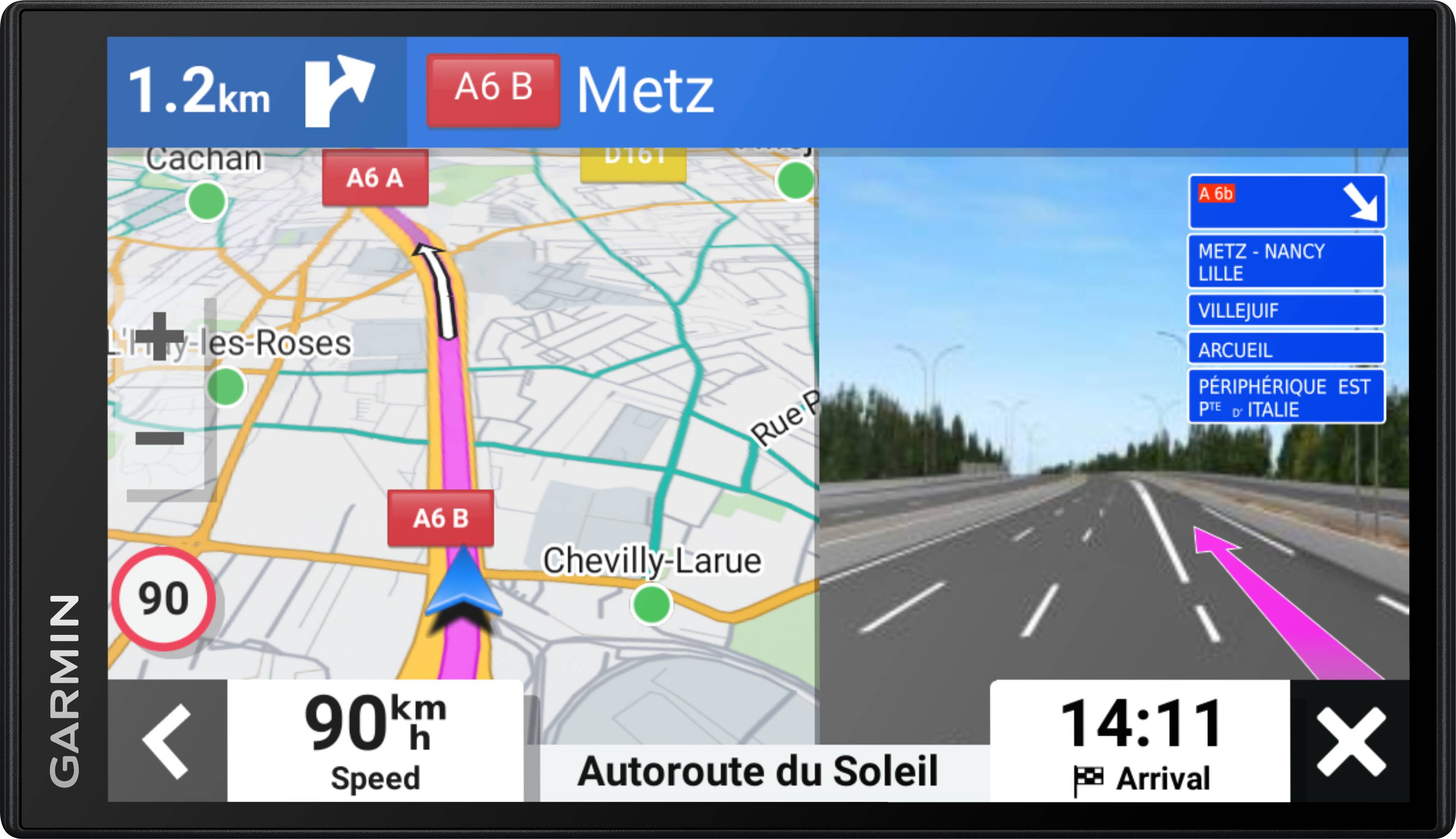 Navigationsgerät zeigt Route zur Stadt Metz auf der Autobahn A6. Links Karte mit Weg, rechts Fahrspuransicht. Ankunftszeit 14:11.
