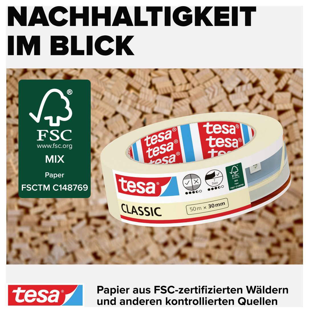 'Nachhaltigkeit im Blick': Bild zeigt zwei Rollen Klebeband der Marke tesa vor einem Hintergrund aus Holz. FSC-Logo und Hinweis auf nachhaltige Herkunft.