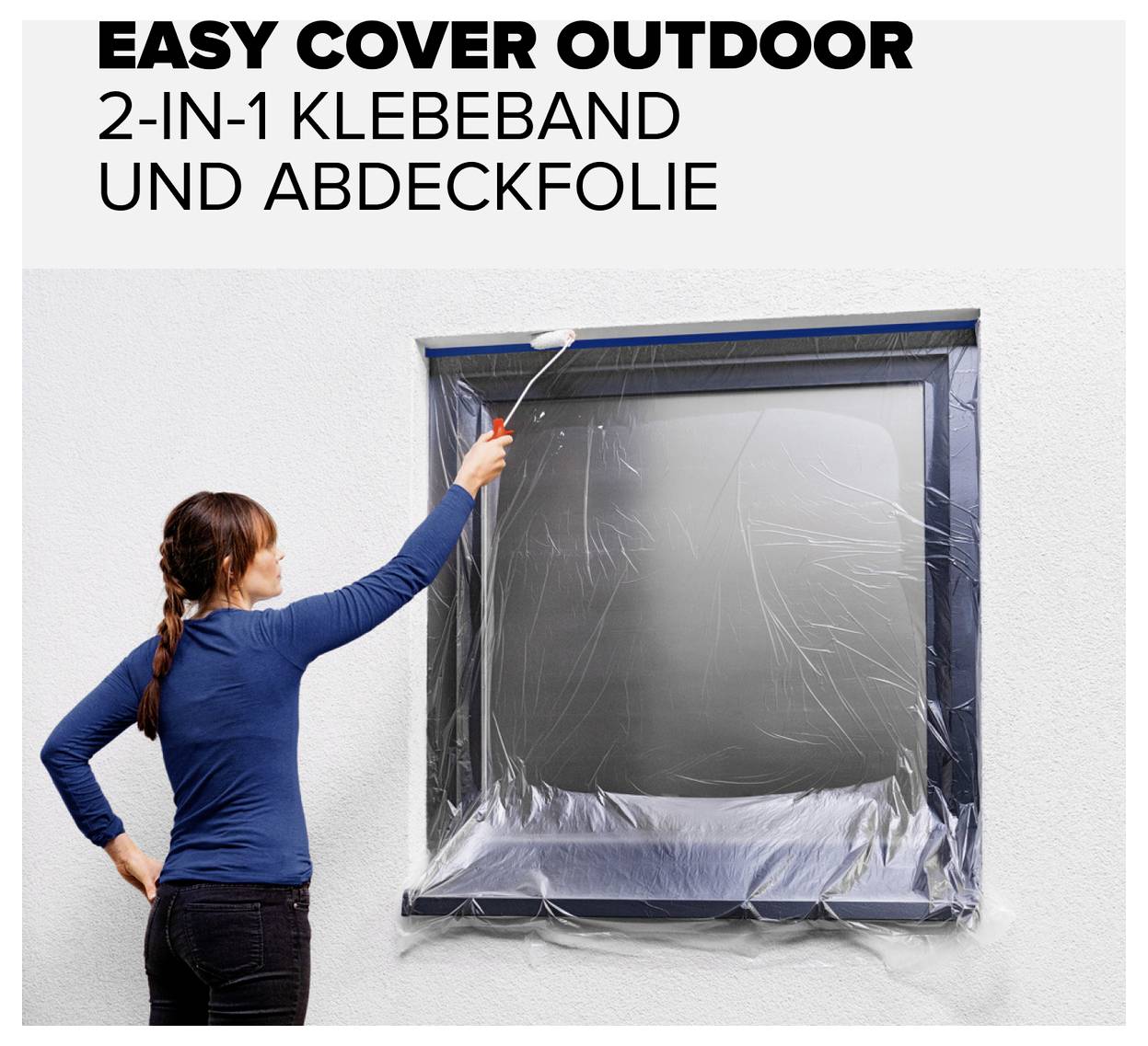 Person streicht Fensterrahmen; Klebeband mit Abdeckfolie schützt Glas vor Farbe. Oben steht: 'EASY COVER OUTDOOR 2-IN-1 KLEBEBAND UND ABDECKFOLIE'.