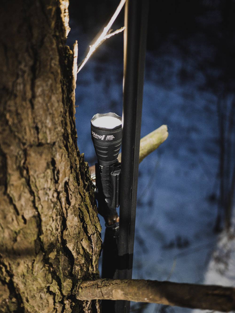 ArmyTek Viking XP-L warm LED Handlampe akkubetrieben 1150lm 432h 126g