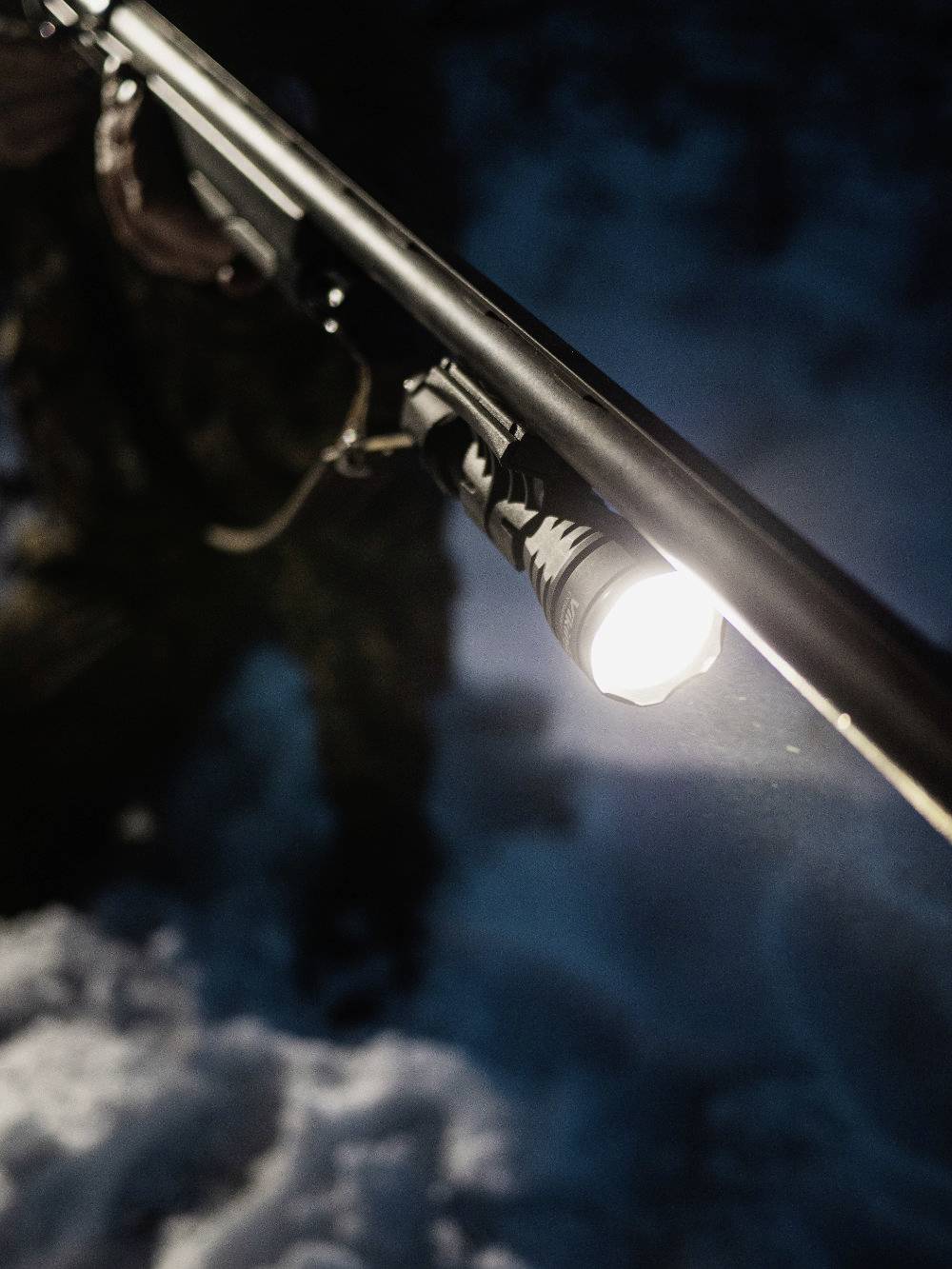 ArmyTek Viking XP-L white LED Handlampe akkubetrieben 1250lm 432h 126g