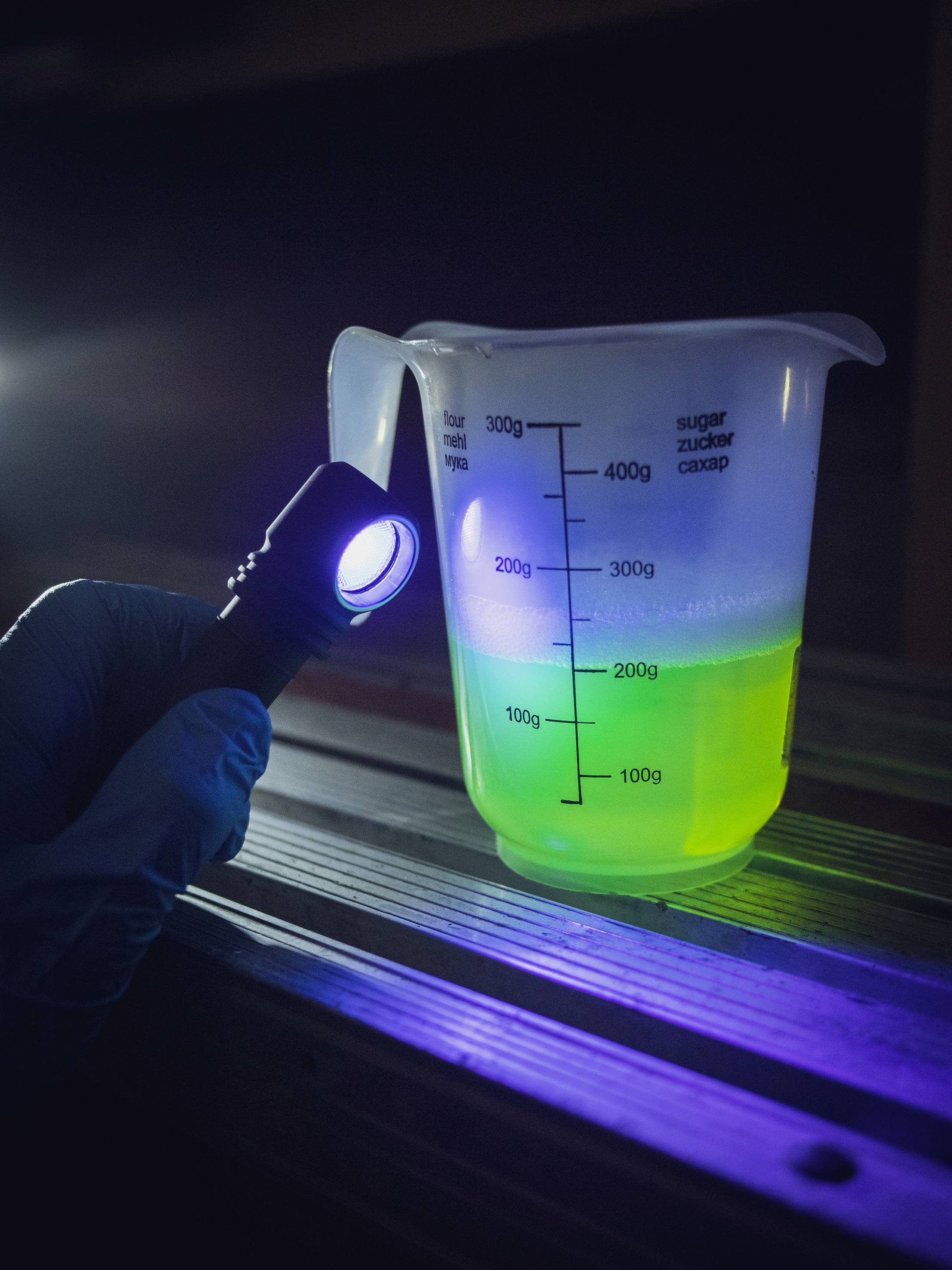 ArmyTek Wizard C2 WUV White & Ultraviolet LED Stirnlampe mit Magnethalterung akkubetrieben 1100lm 3h 65g