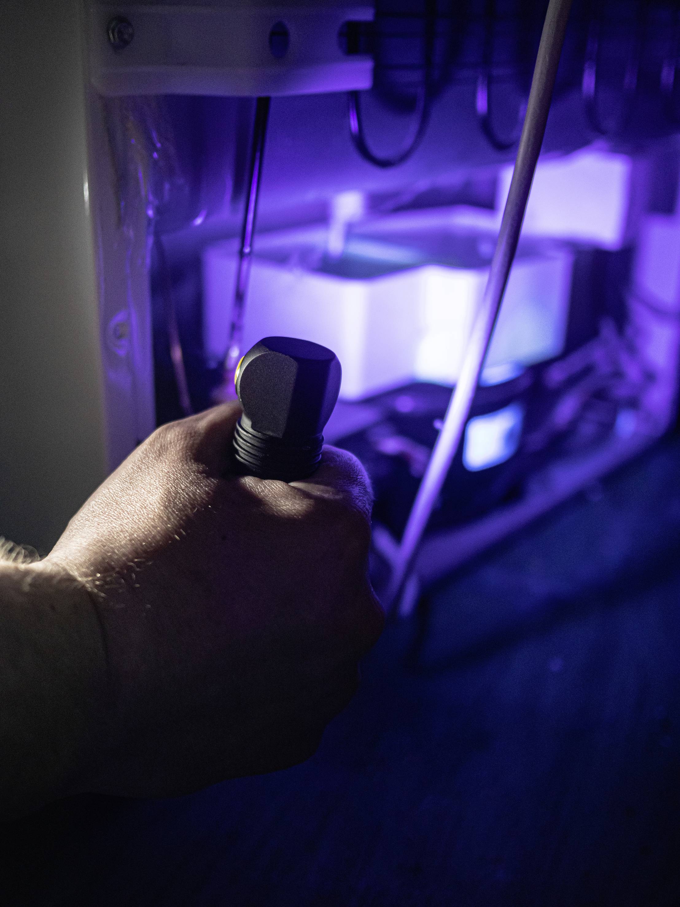 ArmyTek Wizard C2 WUV White & Ultraviolet LED Stirnlampe mit Magnethalterung akkubetrieben 1100lm 3h 65g