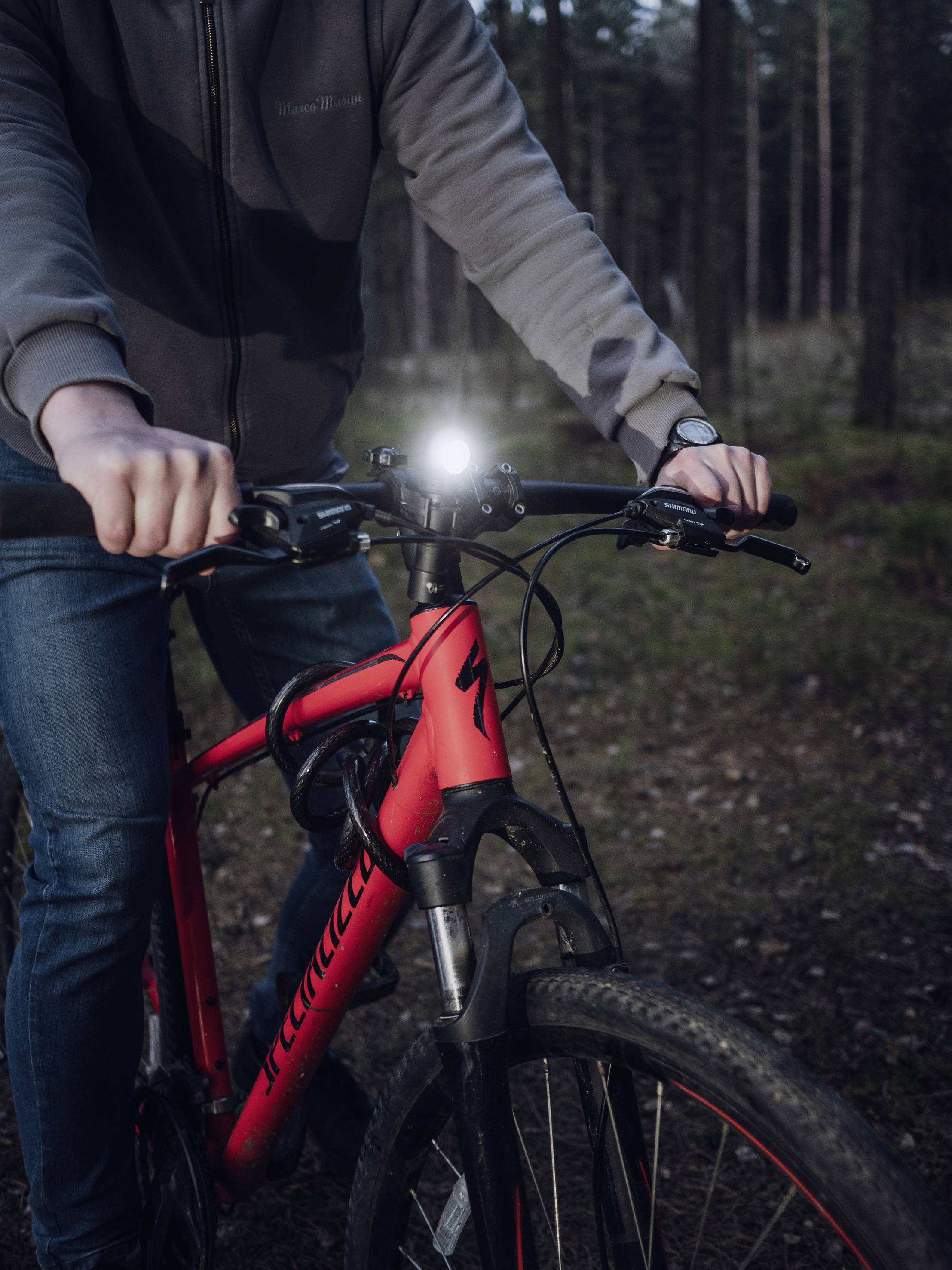 ArmyTek Wizard C2 WR Magnet White & Red LED Stirnlampe mit Magnethalterung akkubetrieben 1100lm 3h 65g