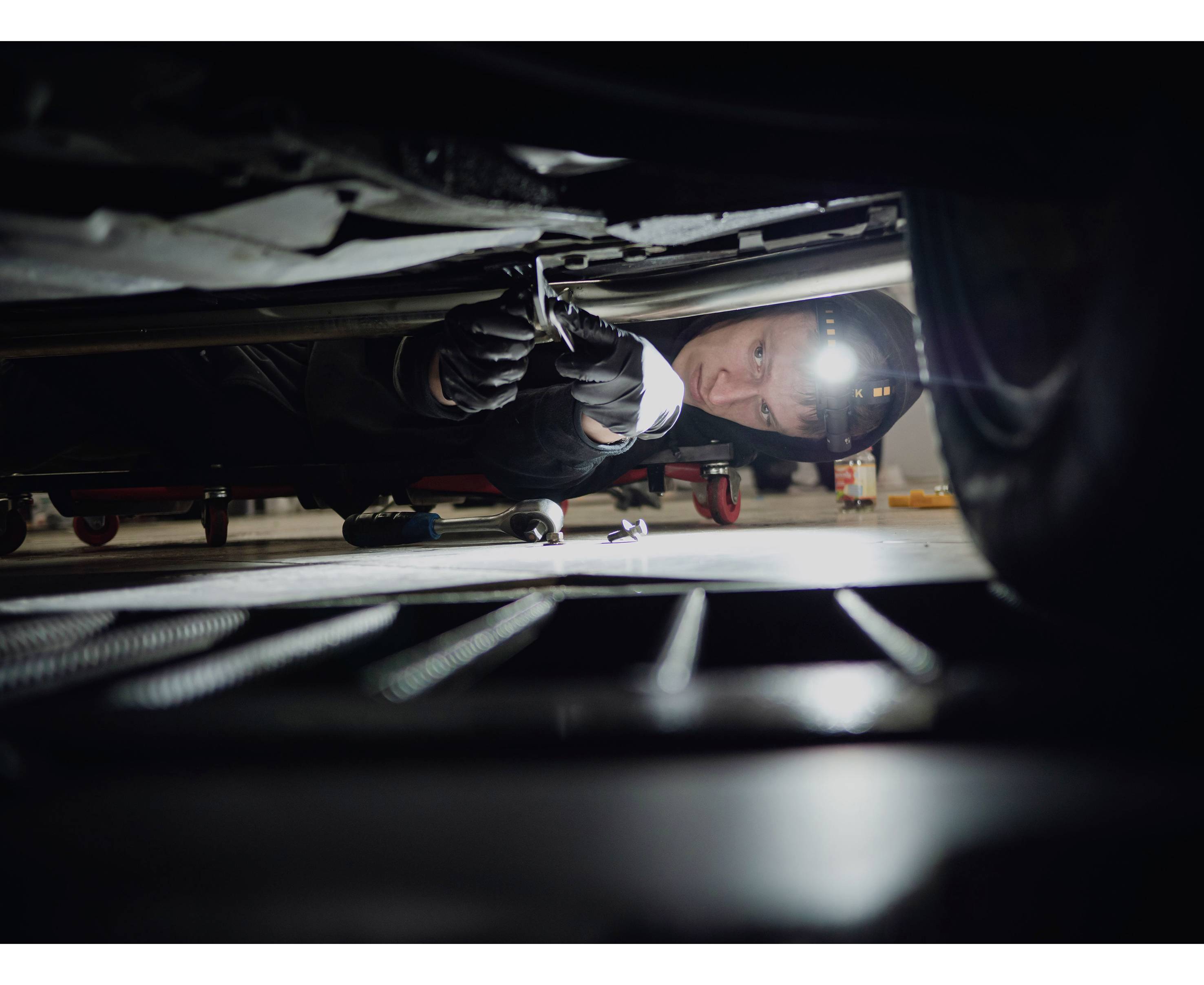 ArmyTek Wizard C2 Magnet White LED Stirnlampe mit Magnethalterung akkubetrieben 1200lm 4800h 64g