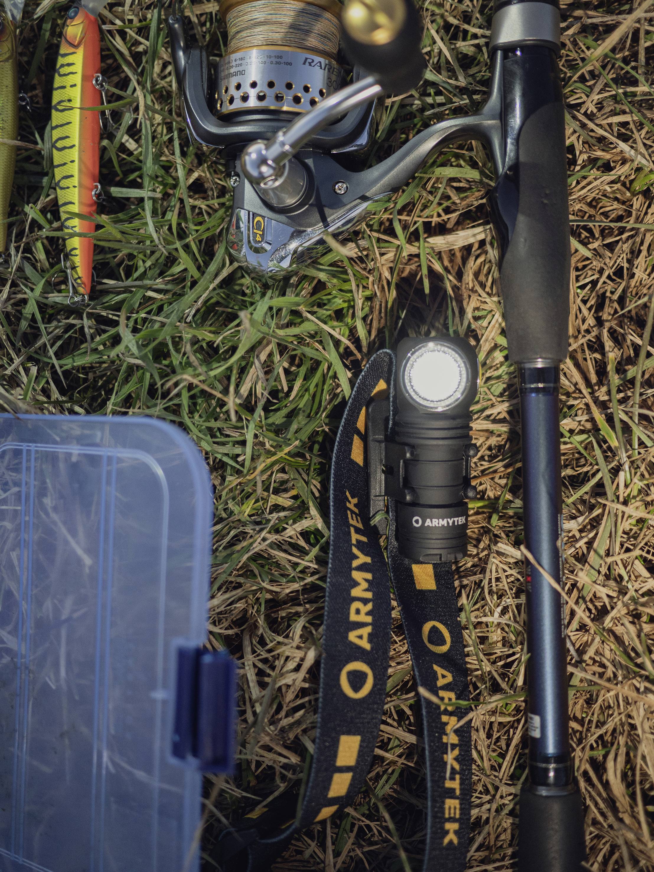 ArmyTek Wizard C1 Pro Magnet Warm LED Stirnlampe mit Magnethalterung akkubetrieben 1000lm 1440h 55g