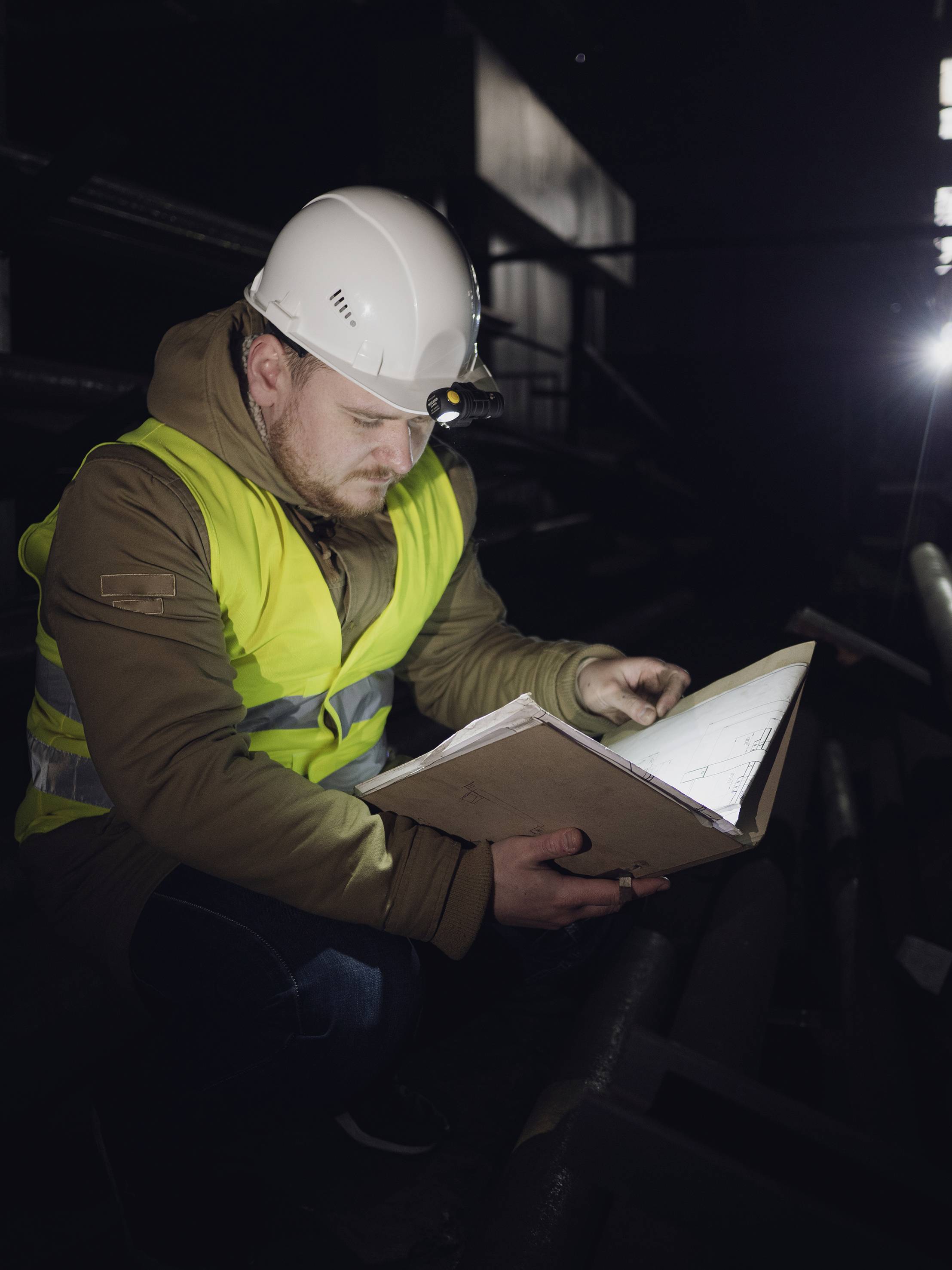 ArmyTek Wizard C1 Pro Magnet White LED Stirnlampe mit Magnethalterung akkubetrieben 1000 lm 1440 h