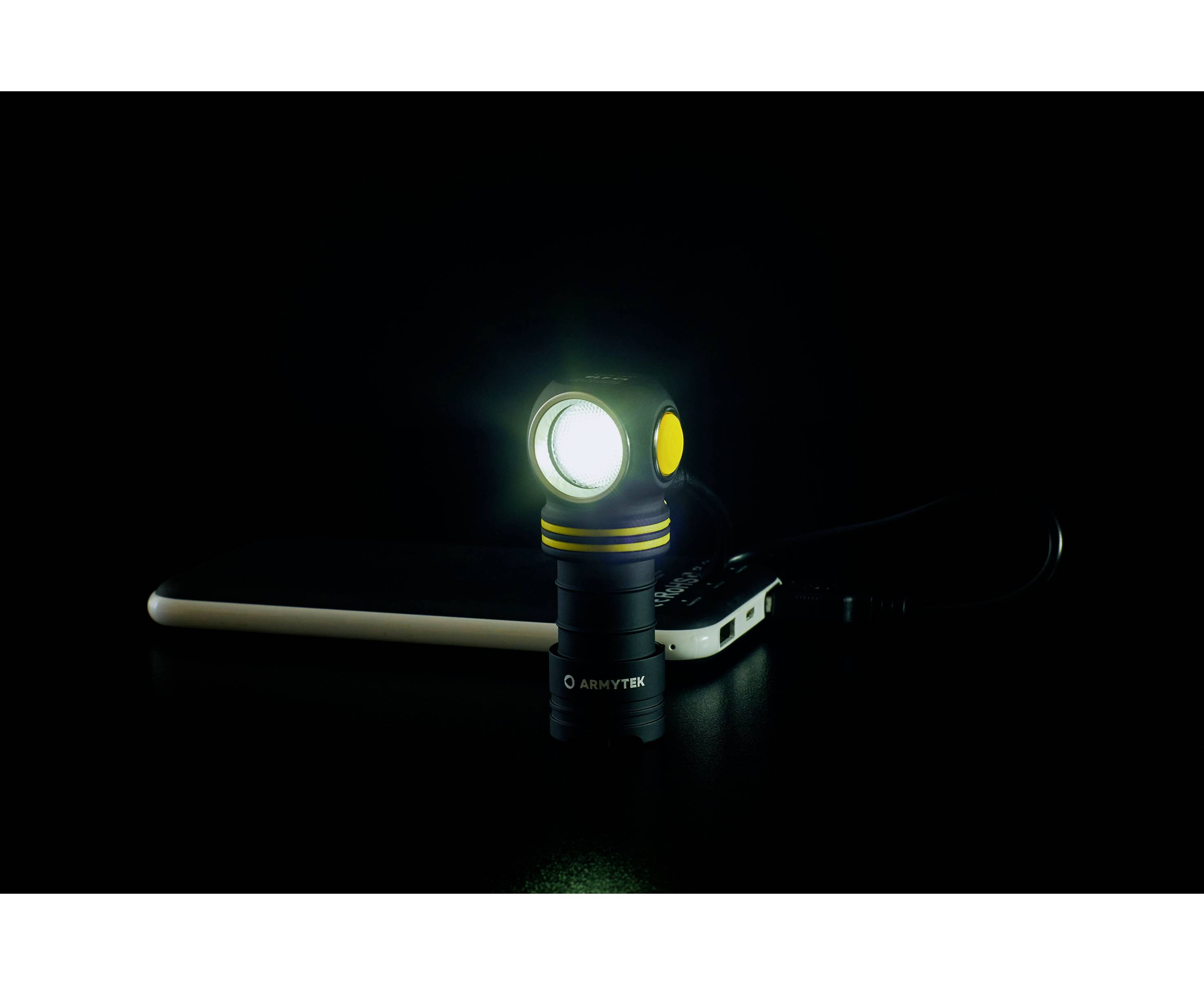 ArmyTek Elf C1 Warm LED Handlampe akkubetrieben 930 lm 1440 h 56 g