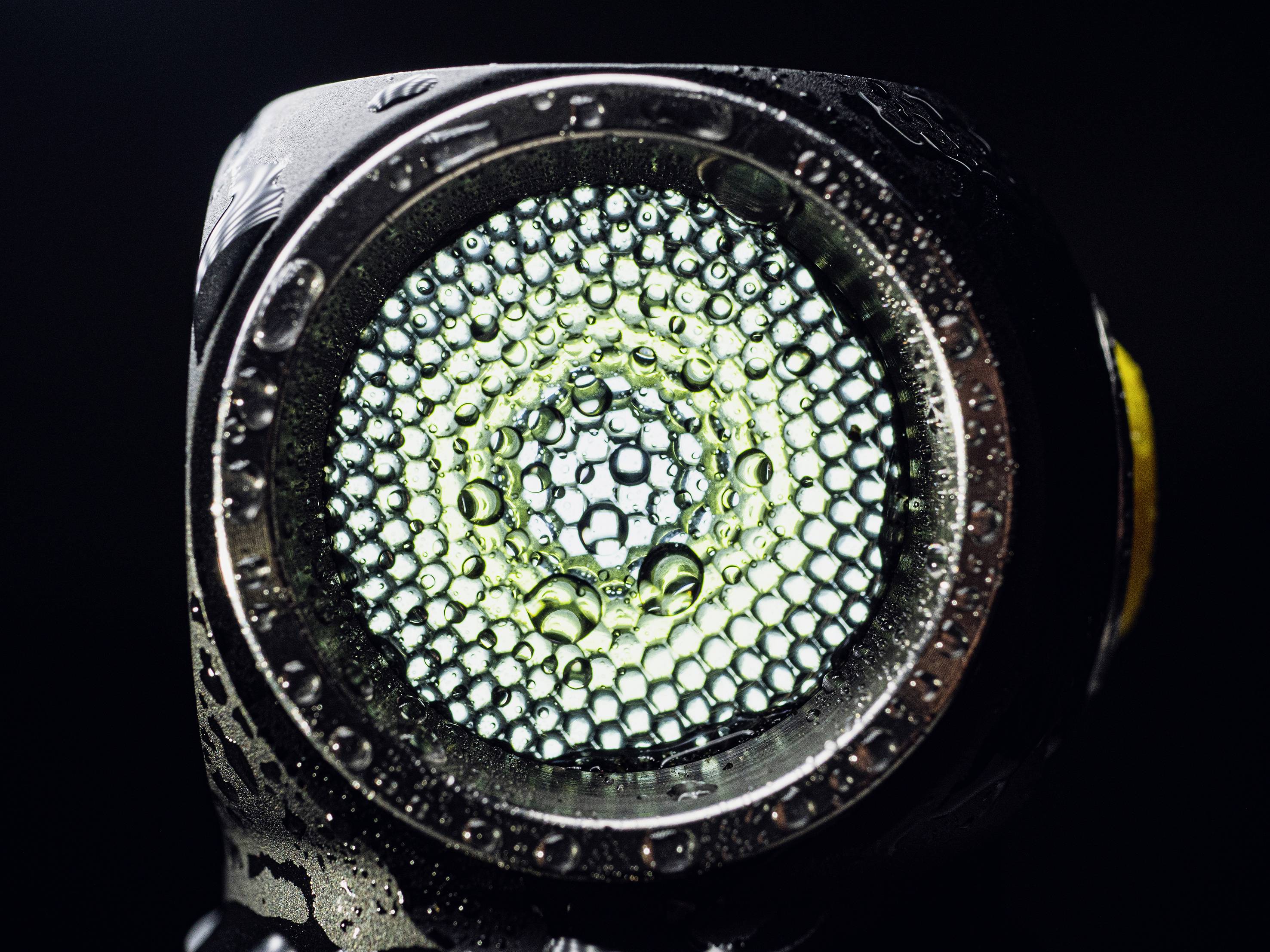 ArmyTek Elf C1 Warm LED Handlampe akkubetrieben 930 lm 1440 h 56 g