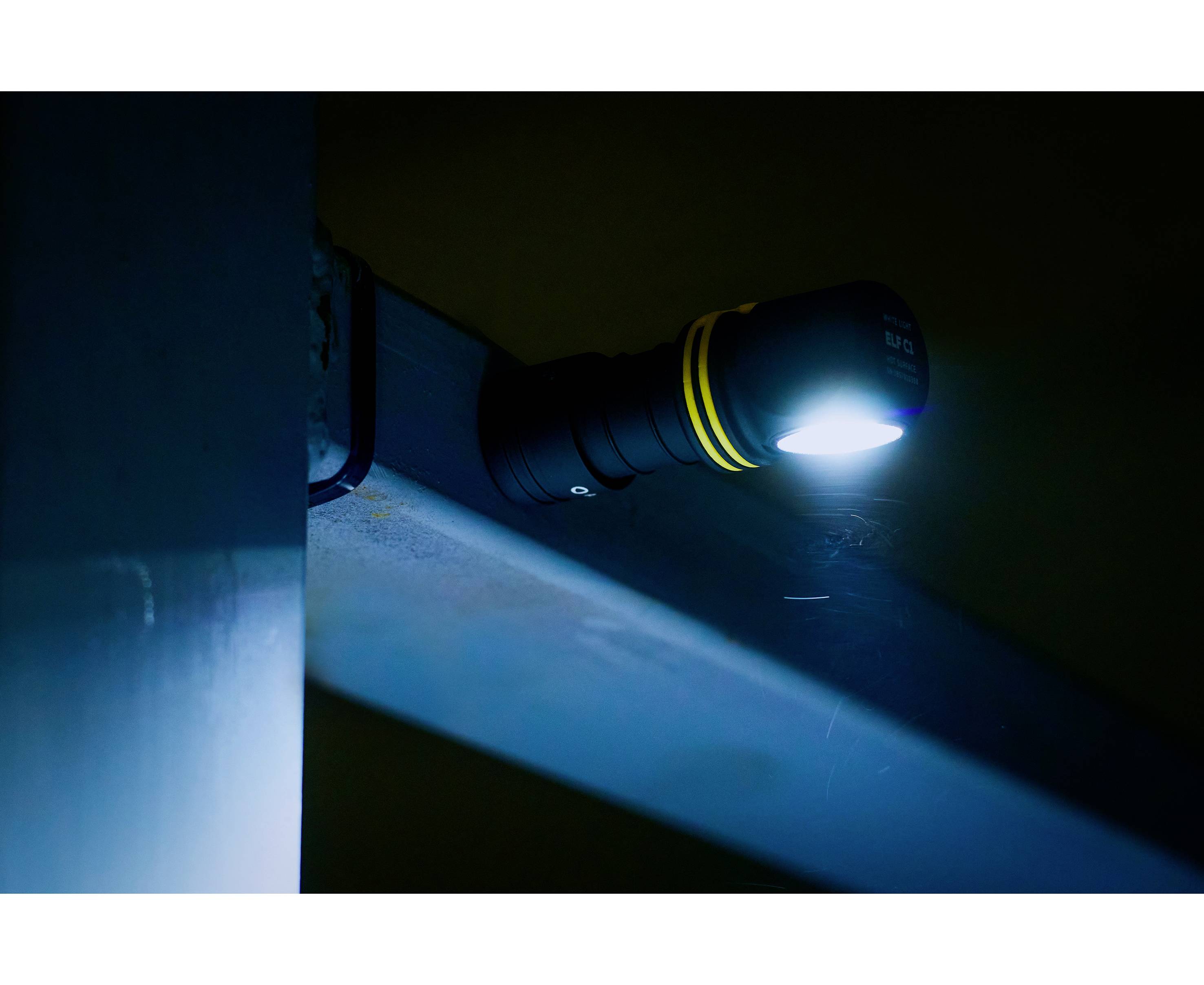 ArmyTek Elf C1 White LED Handlampe akkubetrieben 1000 lm 1440 h 56 g