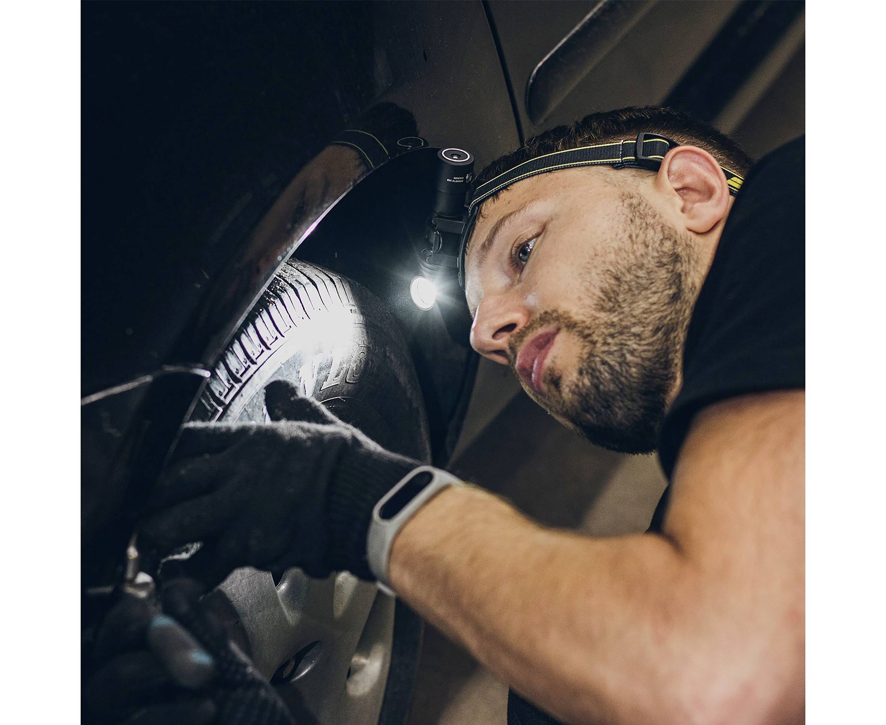 ArmyTek Wizard C2 Pro Magnet White LED Handlampe mit Magnethalterung akkubetrieben 2500lm 4800h 65g