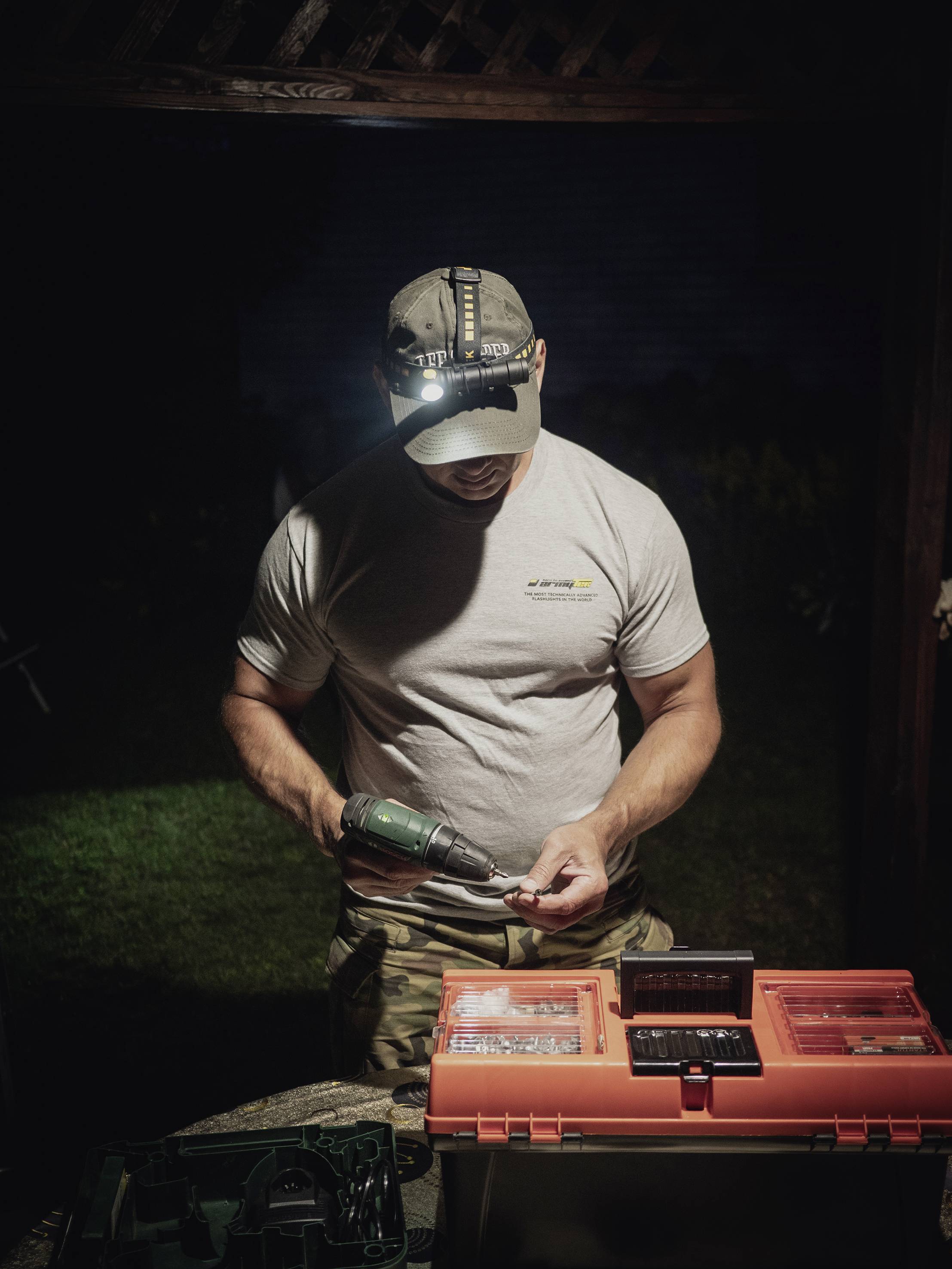 ArmyTek Wizard C2 Pro Max Magnet White LED Handlampe mit Magnethalterung akkubetrieben 3720lm 1440h 79g