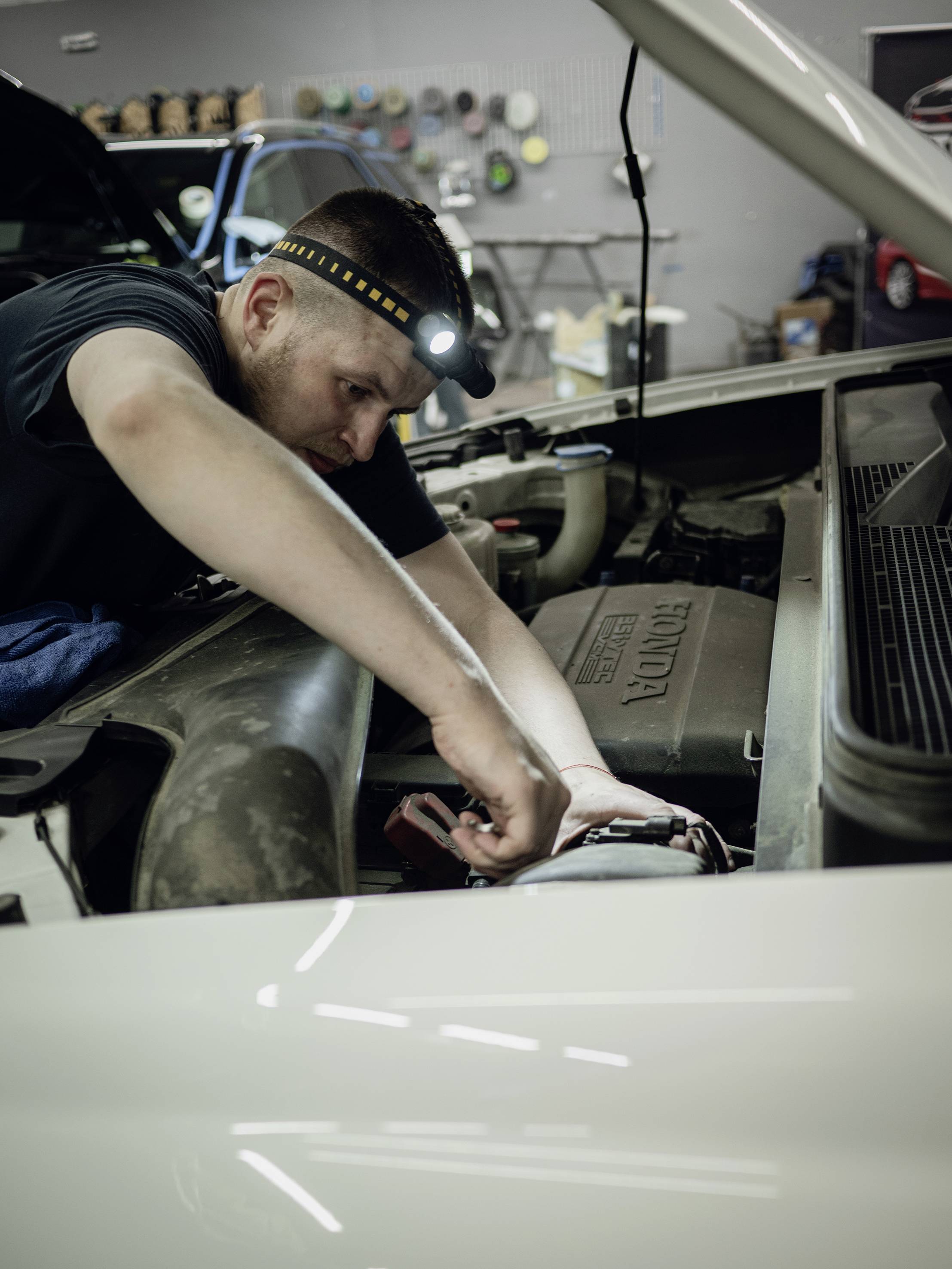 ArmyTek Wizard C2 Pro Max Magnet White LED Handlampe mit Magnethalterung akkubetrieben 3720lm 1440h 79g