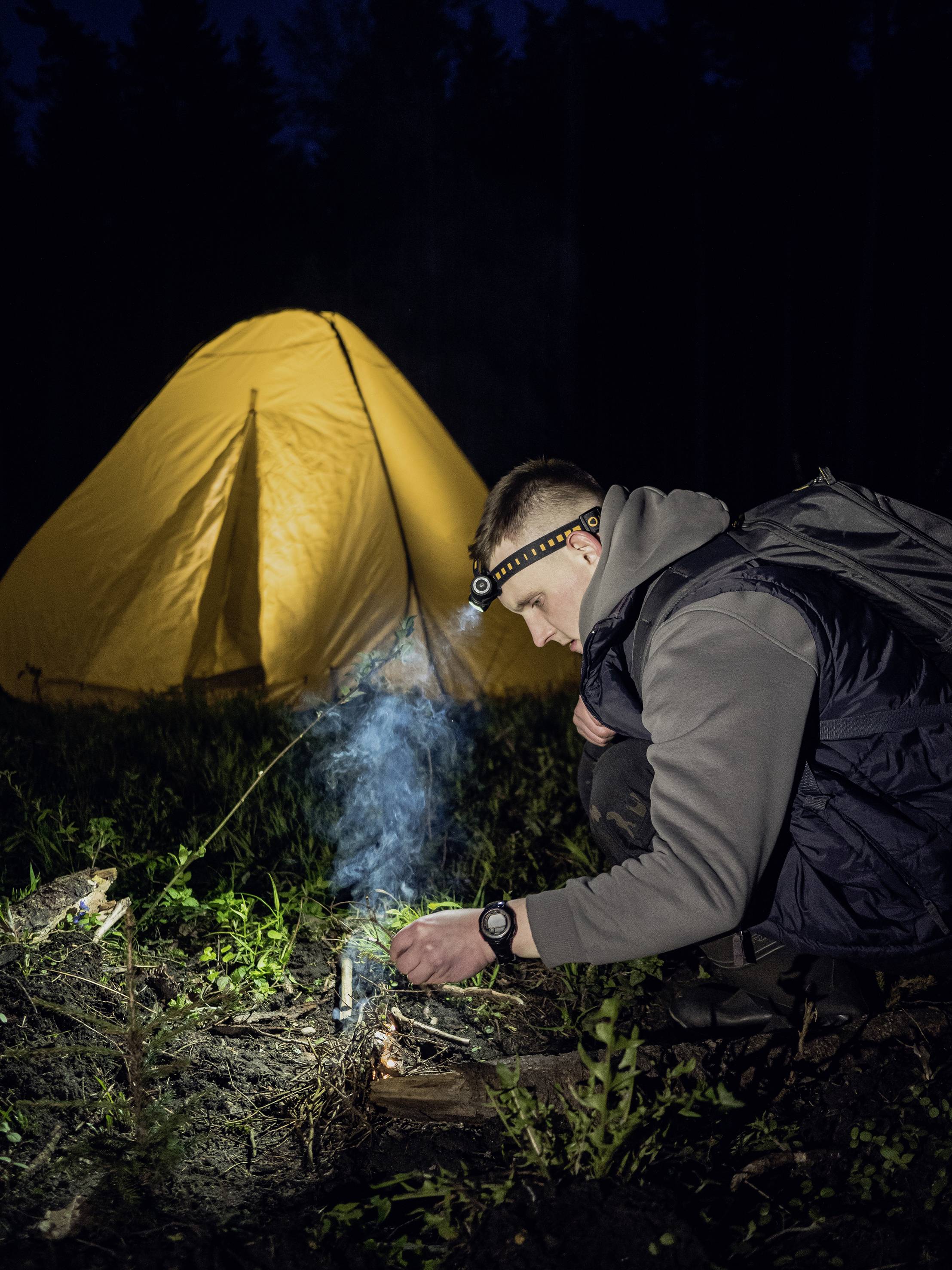 ArmyTek Wizard C2 Pro Max Magnet White LED Handlampe mit Magnethalterung akkubetrieben 3720lm 1440h 79g