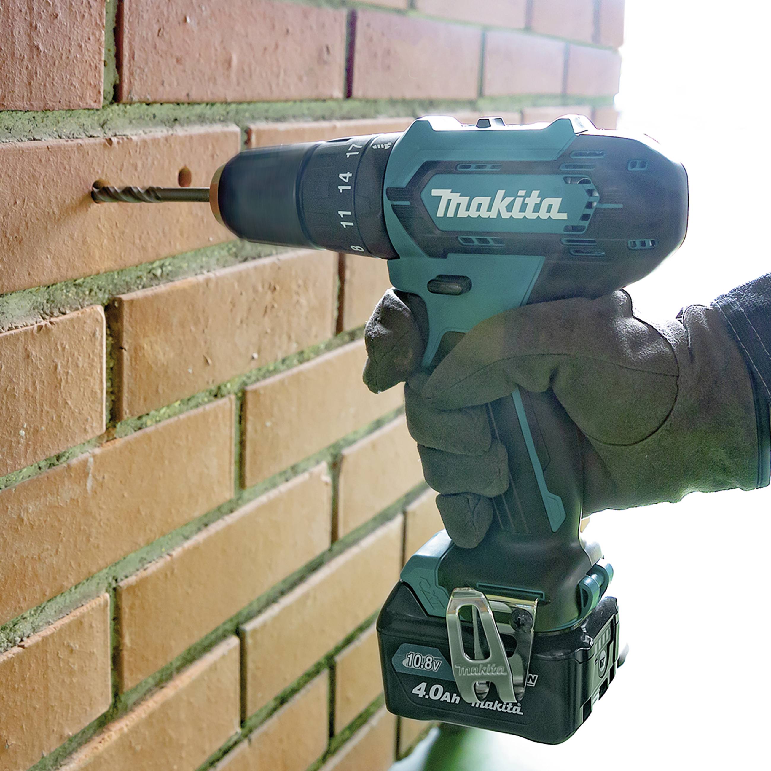 Makita HP333DSAW 2-Gang-Akku-Schlagbohrschrauber inkl. Akku, inkl. Ladegerät, inkl. Koffer