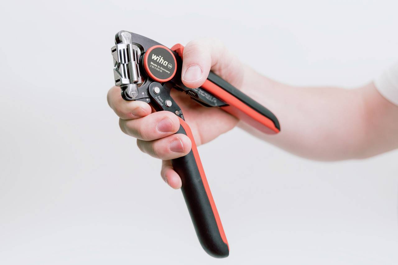 Wiha 45223 Crimpzange Aderendhülsen 0.08 bis 16 mm²