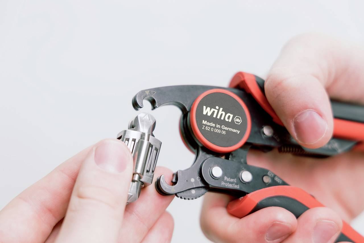 Wiha 45223 Crimpzange Aderendhülsen 0.08 bis 16 mm²