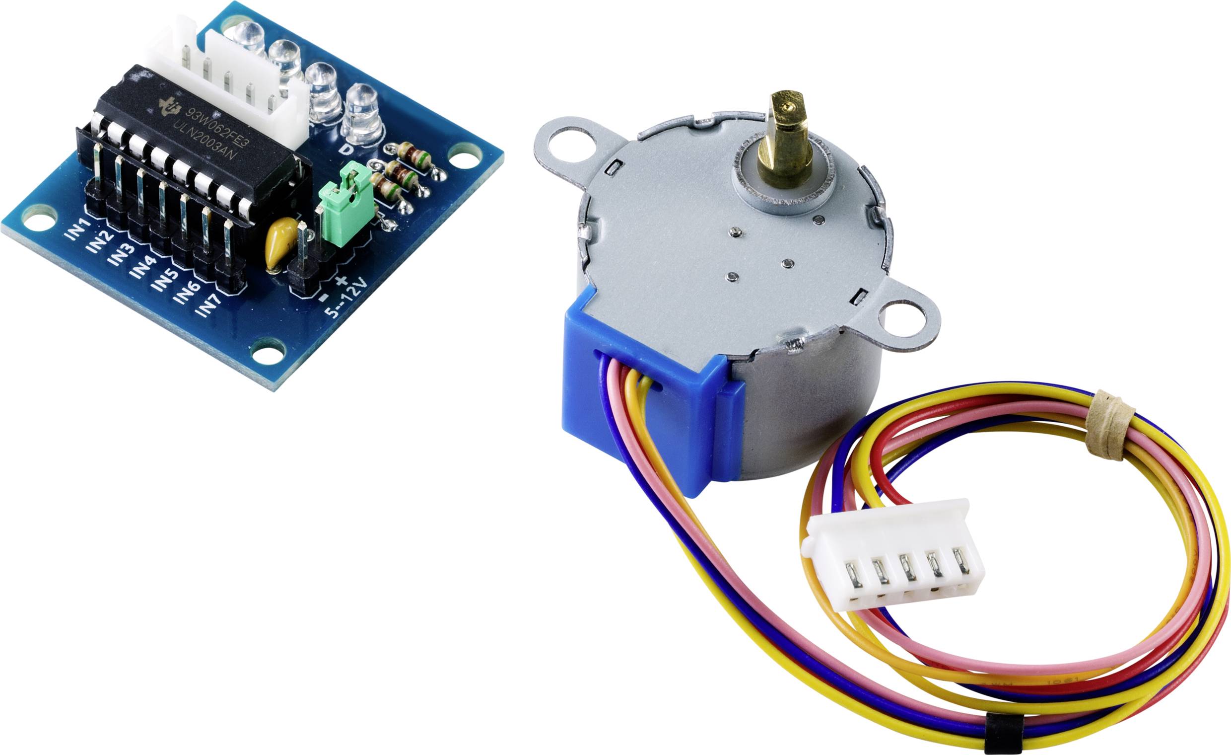 Ein kleiner Schrittmotor mit passendem Treiberboard und farbigen Anschlusskabeln, geeignet für Elektronikprojekte und Robotik.