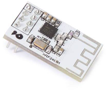 Ein nRF24L01 Funkmodul mit Antenne, nutzbar für drahtlose Kommunikation in Projekten. Chip und Bauelemente auf einer kleinen Platine montiert.