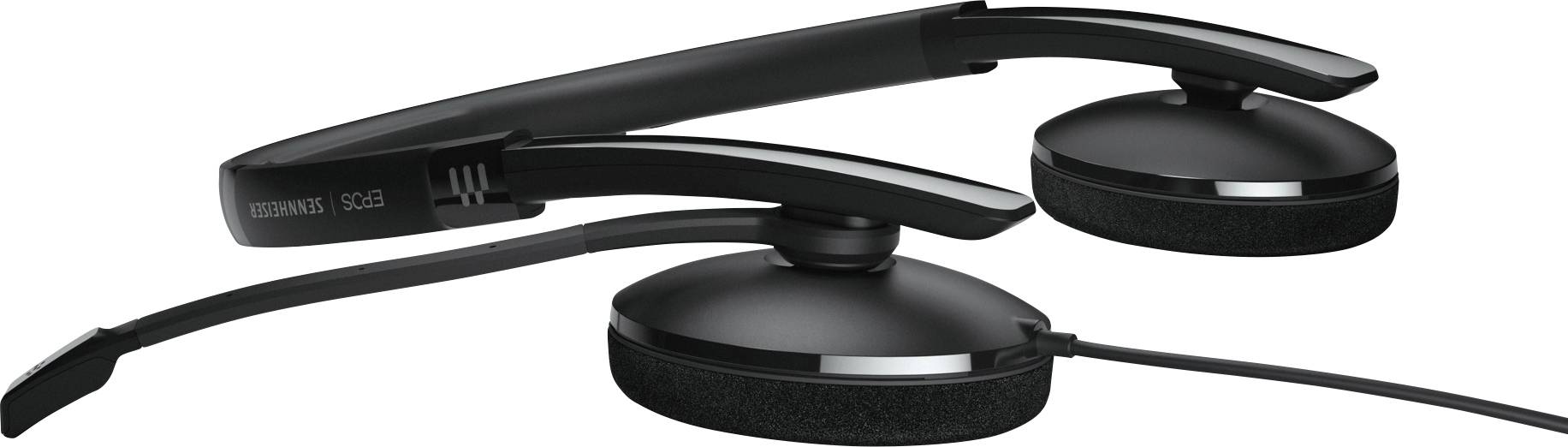 Schwarze, leichte Kopfhörer mit Bügel, flache Ohrmuscheln und Kabel auf weißem Hintergrund. Ideal für Telefonkonferenzen.