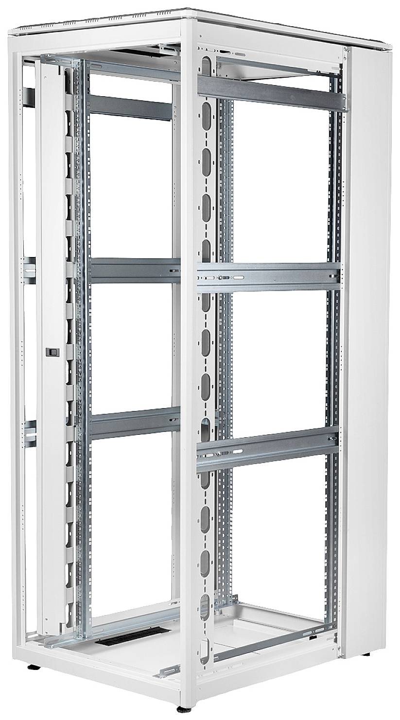 Ein leerer, offener Server-Rack-Schrank aus Metall mit mehreren vertikalen und horizontalen Schienen zur Installation von IT-Geräten.