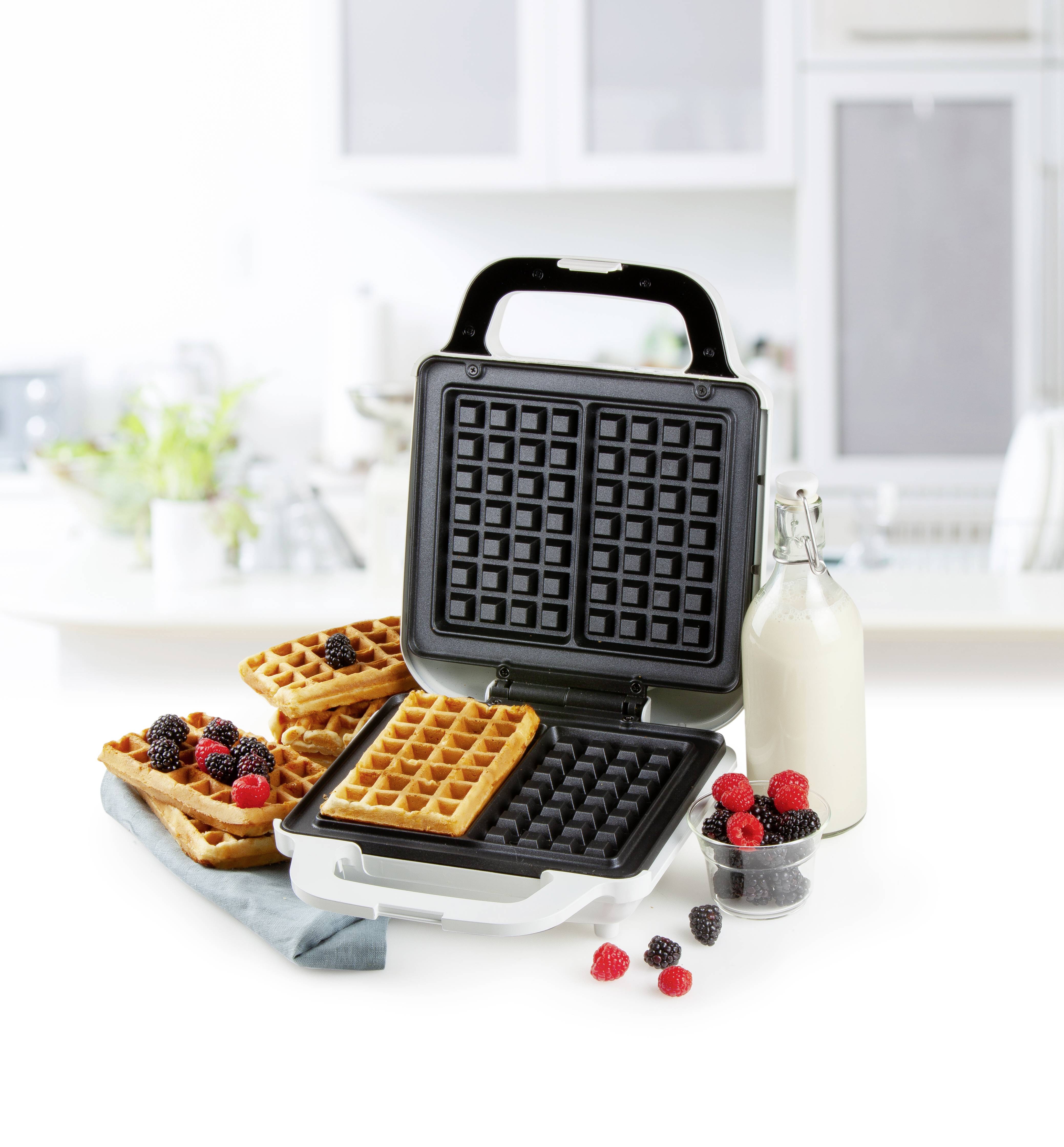 DOMO DO9222W XL Tasty Waffeleisen Kontrollleuchte, klappbar, Antihaftbeschichtung Weiß