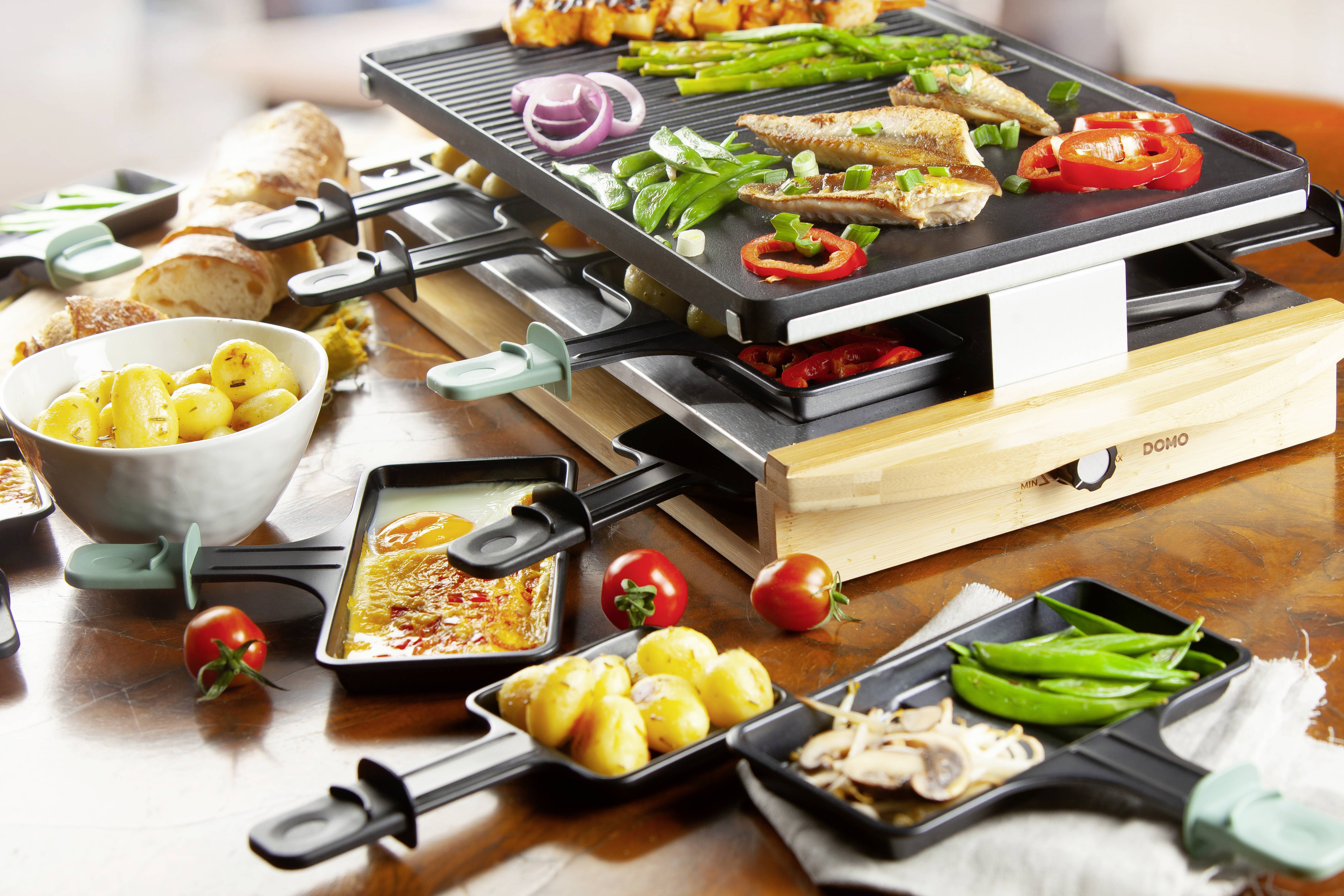 DOMO DO9246G Raclette 8 Pfännchen, Antihaftbeschichtung, Kontrollleuchte Schwarz, Holz