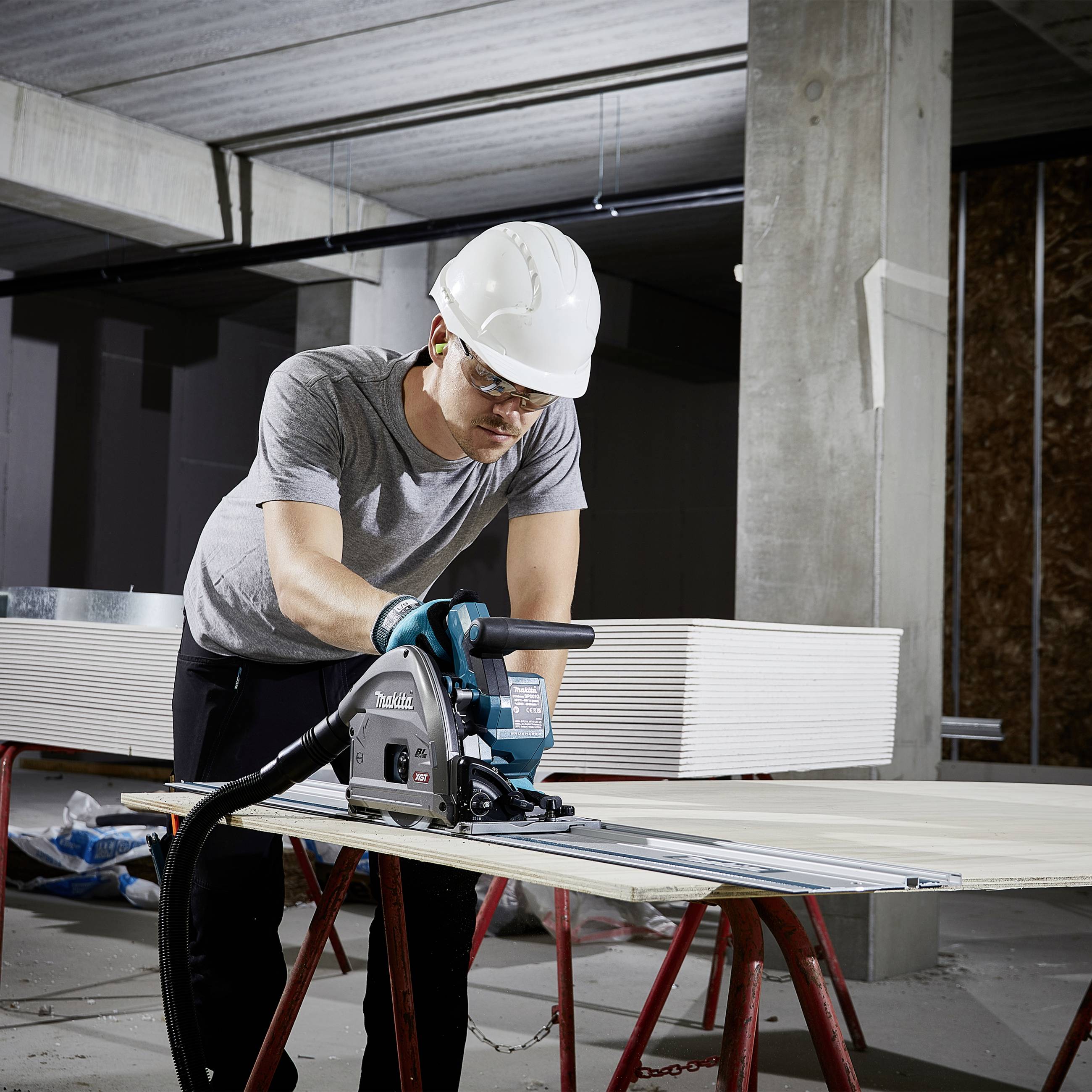 Makita Akku-Tauchsäge bürstenlos 40V