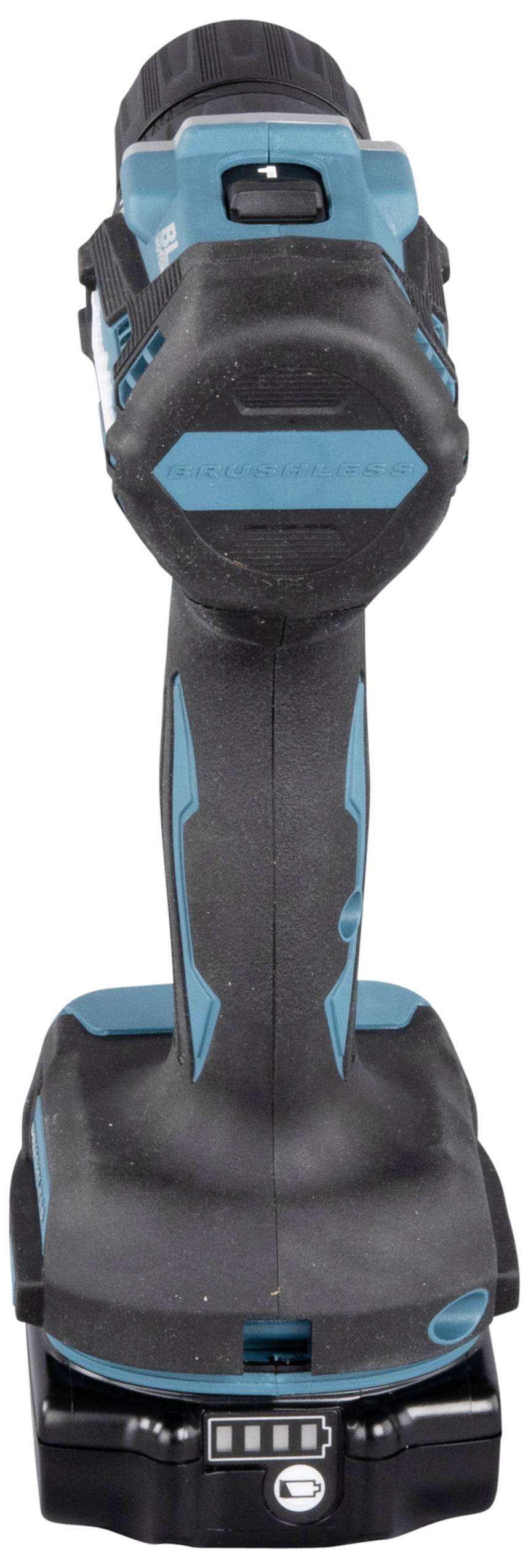 Schwarzer und blauer Akkuschrauber mit ergonomischem Griff, Ansicht von hinten. LED-Anzeige auf dem Akku unten.
