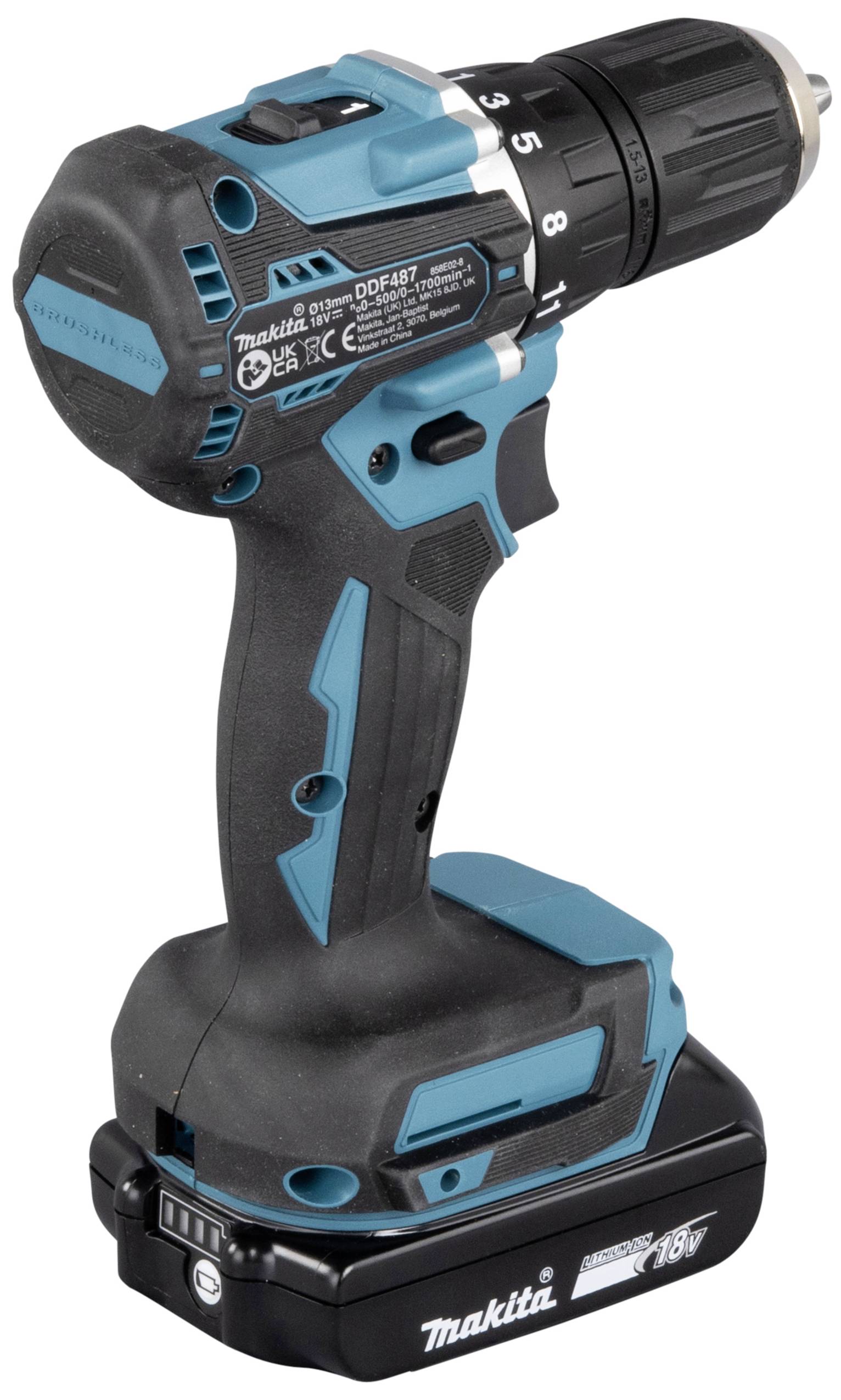 Akkuschrauber in Blau und Schwarz mit Makita-Logo. Zeigt Einstellungsbereich und ergonomisches Design. Hauptsächlich für handwerkliche Arbeiten.