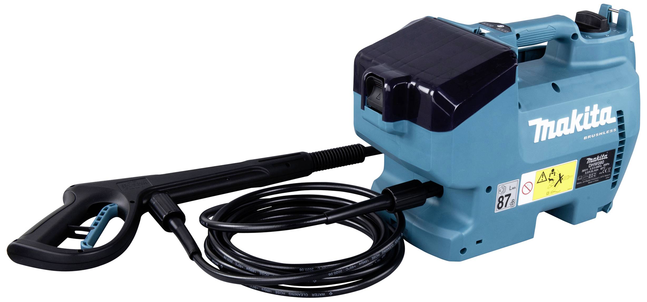 Tragbarer Hochdruckreiniger von Makita mit Schlauch und Spritzpistole, geeignet für Reinigungsarbeiten im Außenbereich.