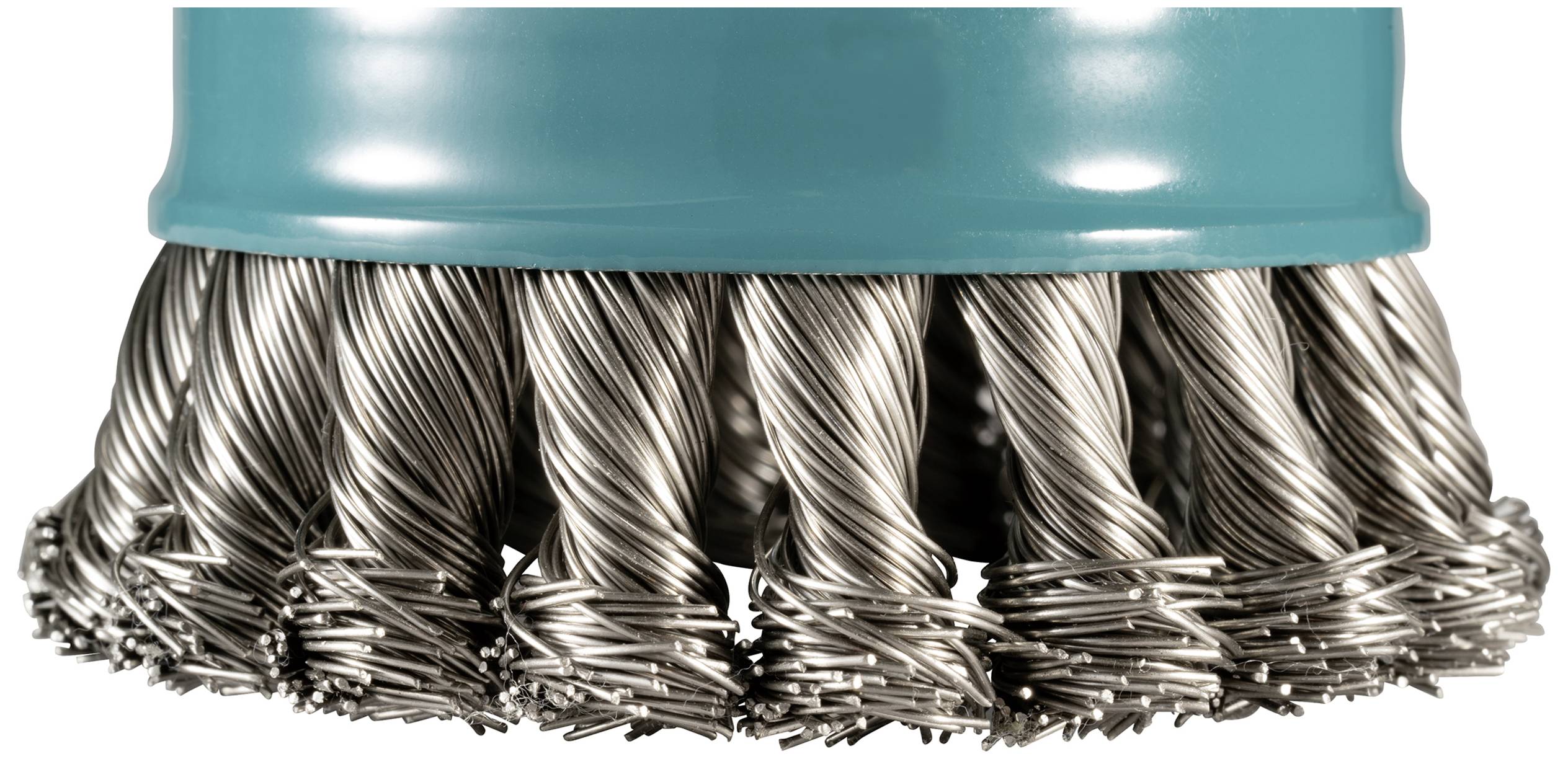 Metallbürste mit gedrehten Borsten in Nahaufnahme. Geeignet für Schleifarbeiten oder zur Oberflächenreinigung von Metallteilen.