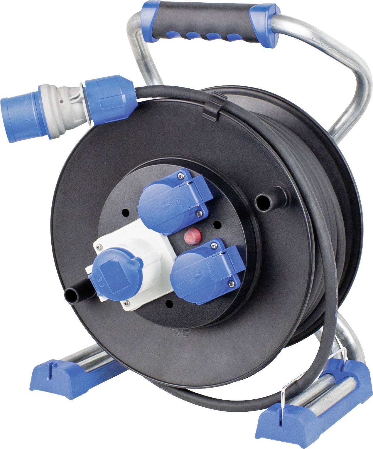 Eine schwarze Kabeltrommel mit blauen und grauen Steckdosen und einem Tragegriff. Sie steht auf einem silbernen Metallgestell.