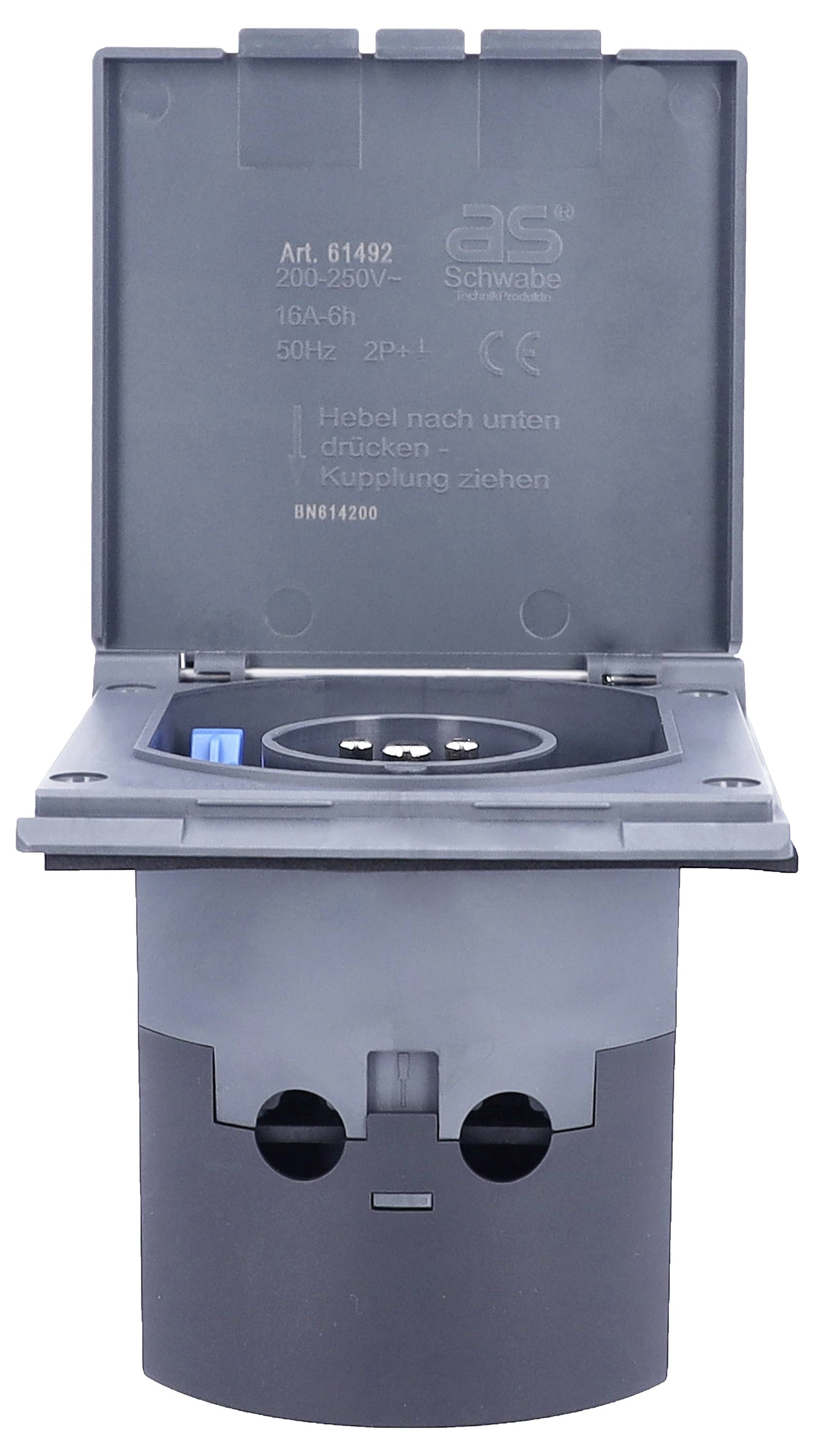 Schwarze Steckdose mit offenem Deckel. Aufschrift zeigt technische Daten: 'Art. 61492, 200-250V, 16A-6h' und weitere Details.