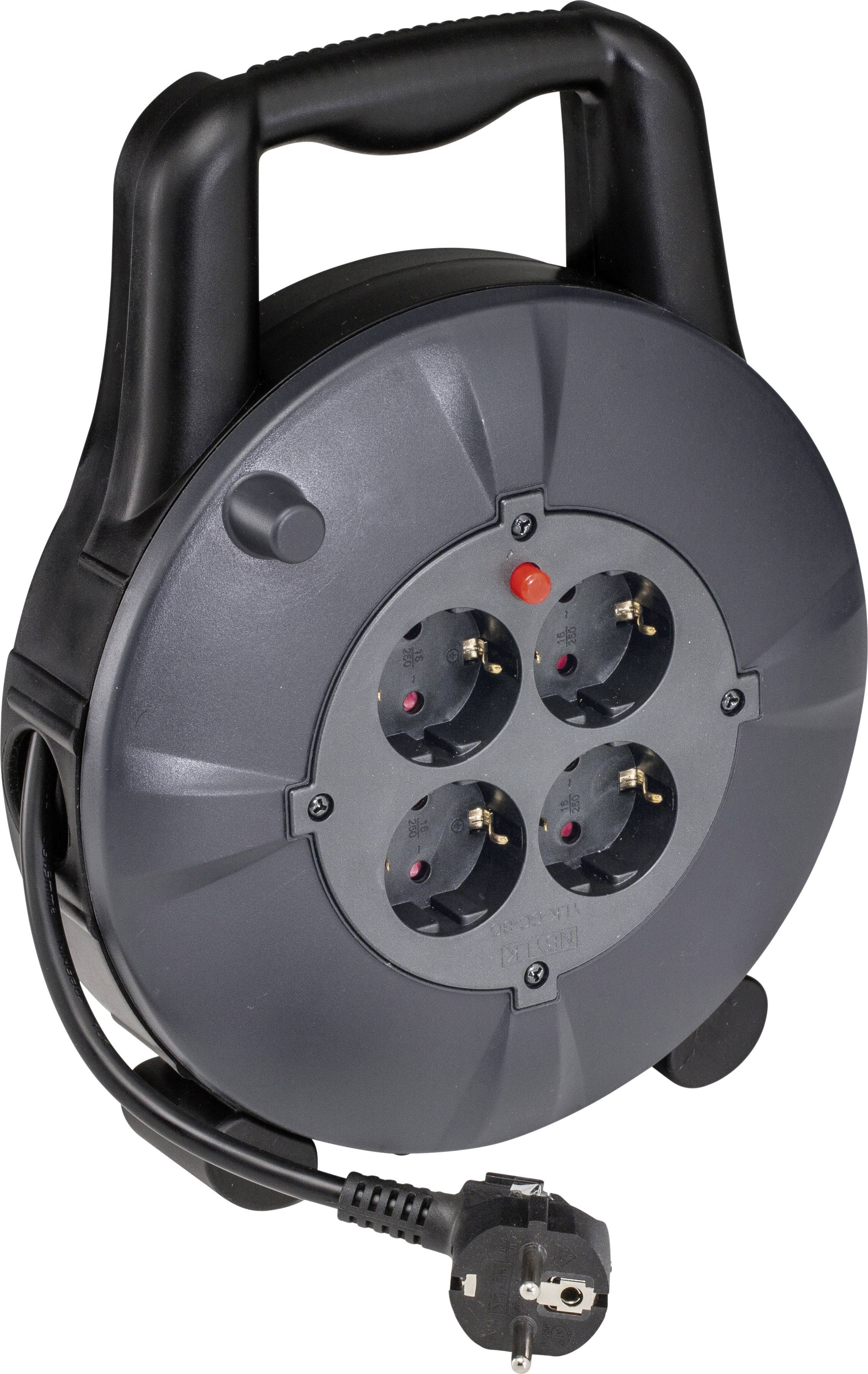 Kabeltrommel mit vier Steckdosen und Netzkabel. Geeignet für die flexible Stromversorgung in verschiedenen Umgebungen.