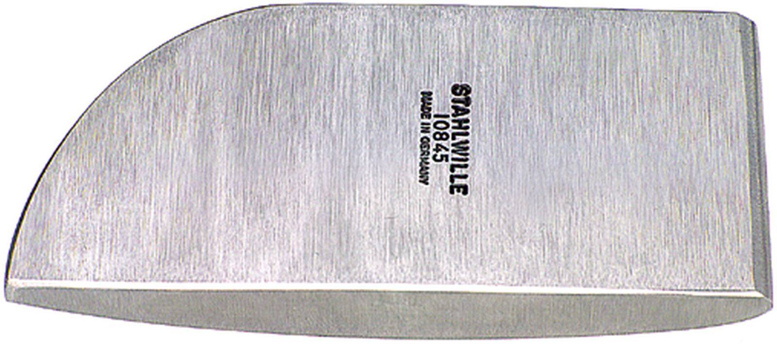 Metallkeil, markiert mit 'Stahlwille 10845 Made in Germany'. Verwendet zum Spalten oder Stabilisieren von Materialien.