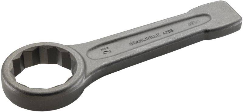 Ein Ringschlüssel mit Aufschrift 'STAHLWILLE 5208'. Geeignet für Schrauben und Muttern, robustes Design.