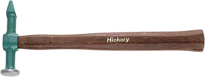 Ein Hammer mit einem grünen Kopf und einem Holzgriff, auf dem 'Hickory' steht.