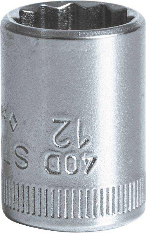 Silberne 12-mm-Stecknuss mit geriffeltem Rand und eingeprägten Zahlen auf der Oberfläche.