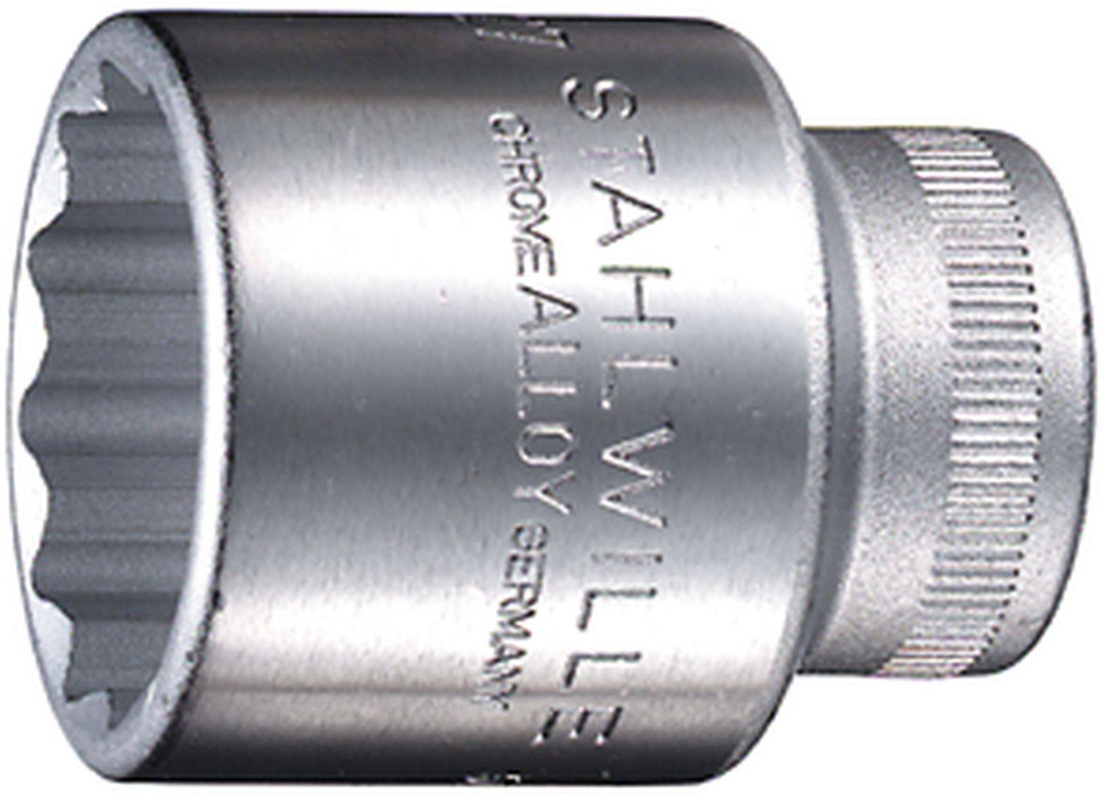 Metallische Stecknuss mit Aufschrift 'STAHLWILLE CHROME ALLOY GERMANY', geeignet für Werkzeuge, zeigt industrielles Design.