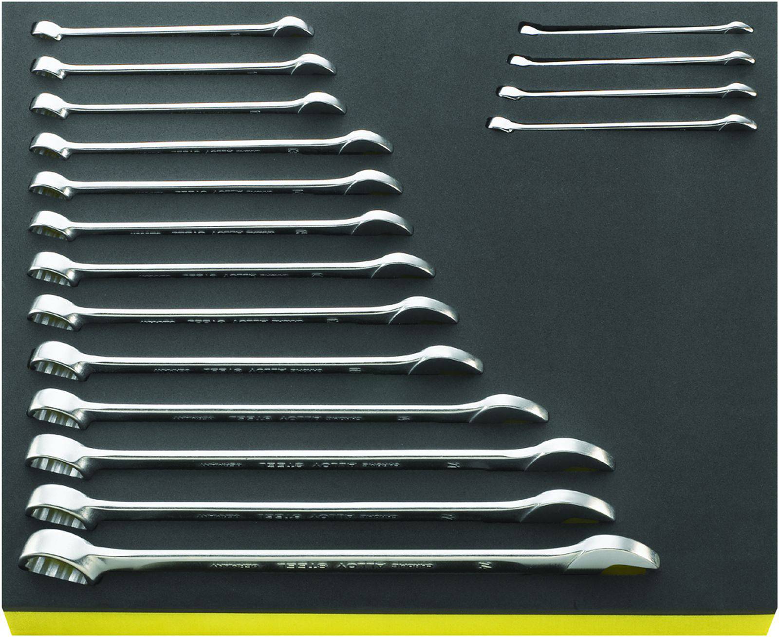 Satz von vierzehn doppelseitigen Schraubenschlüsseln, angeordnet nach Größe auf einer schwarzen Matte.