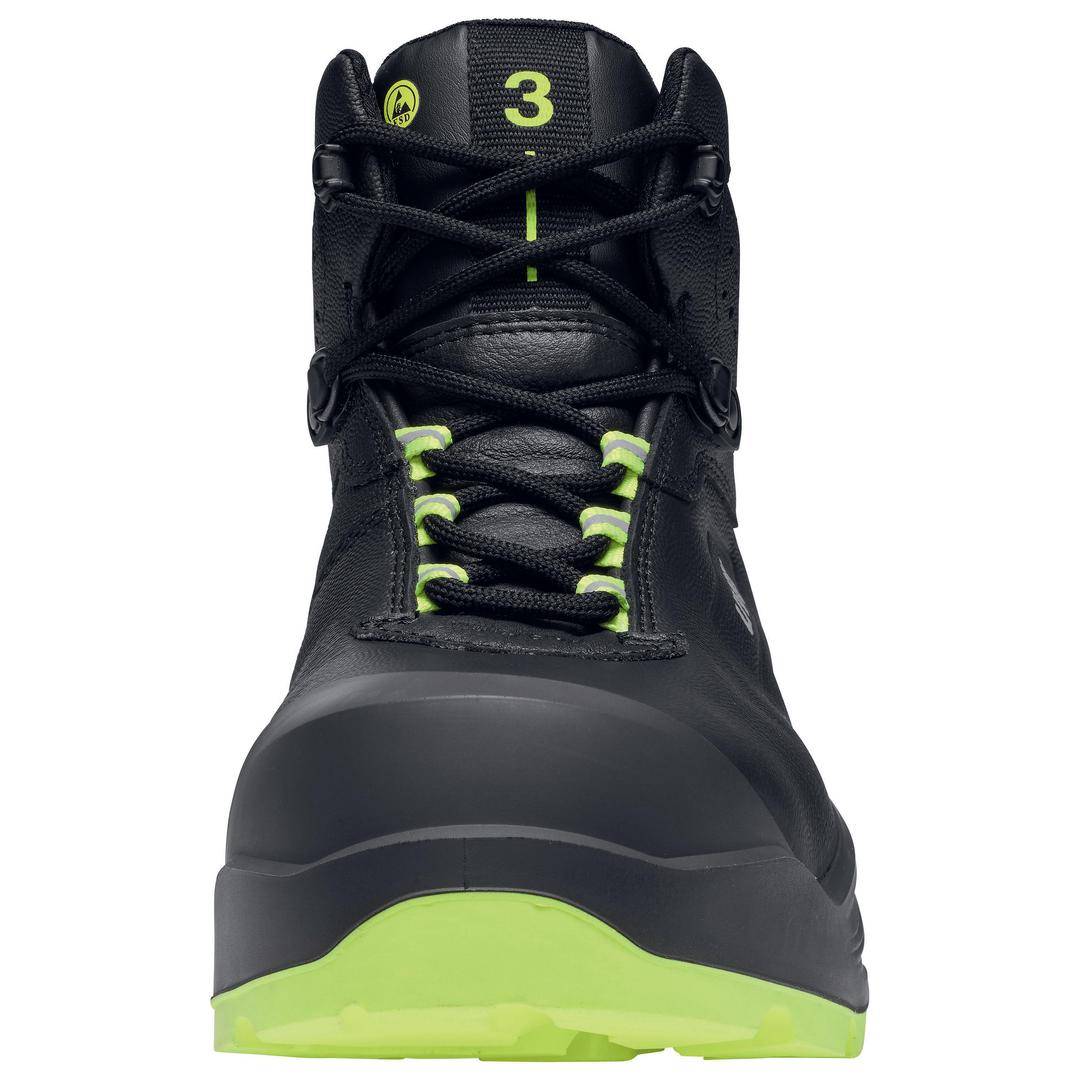 Schwarzer Stiefel mit grünen Akzenten und der Zahl '3' auf der Zunge. Eignet sich für Wanderungen oder Outdoor-Aktivitäten.
