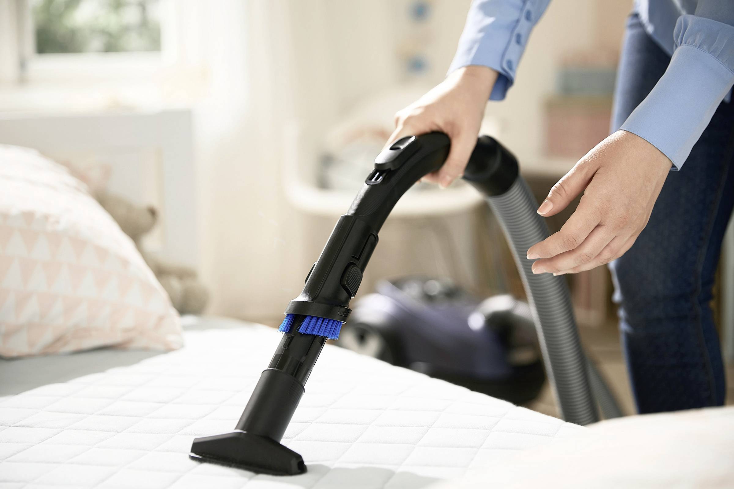 Philips FC8783/09 Performer Silent Staubsauger mit Beutel 750 W