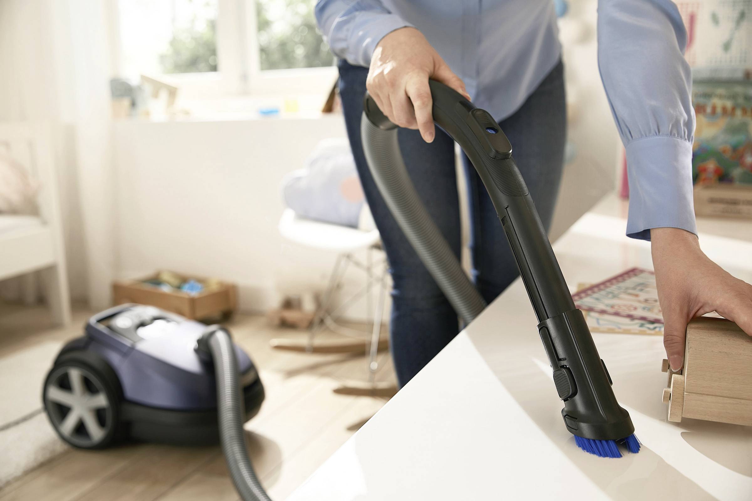 Philips FC8783/09 Performer Silent Staubsauger mit Beutel 750 W