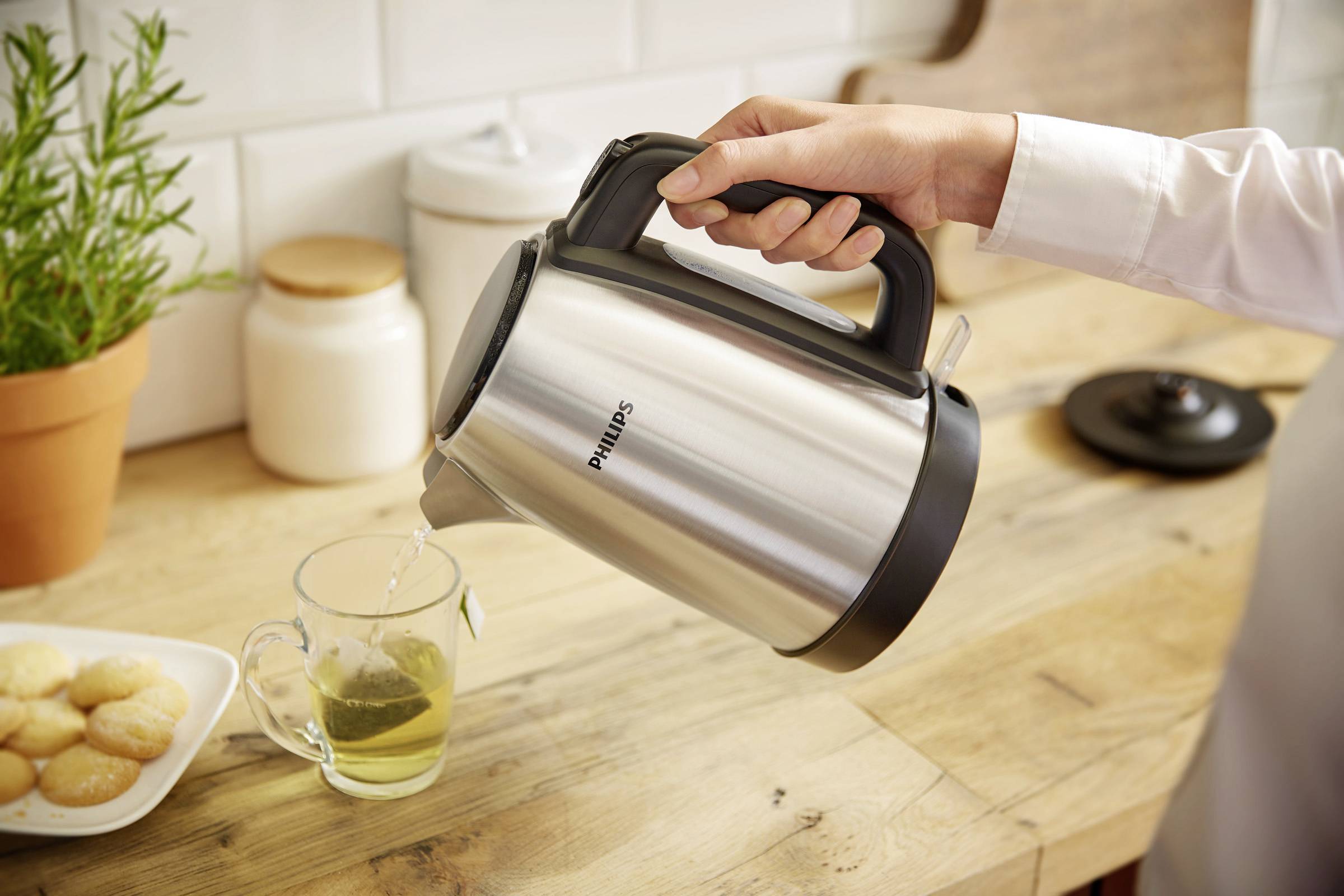 Philips Home HD9350/90 Daily Wasserkocher Edelstahl, Schwarz Fassungsvermögen: 1.7l